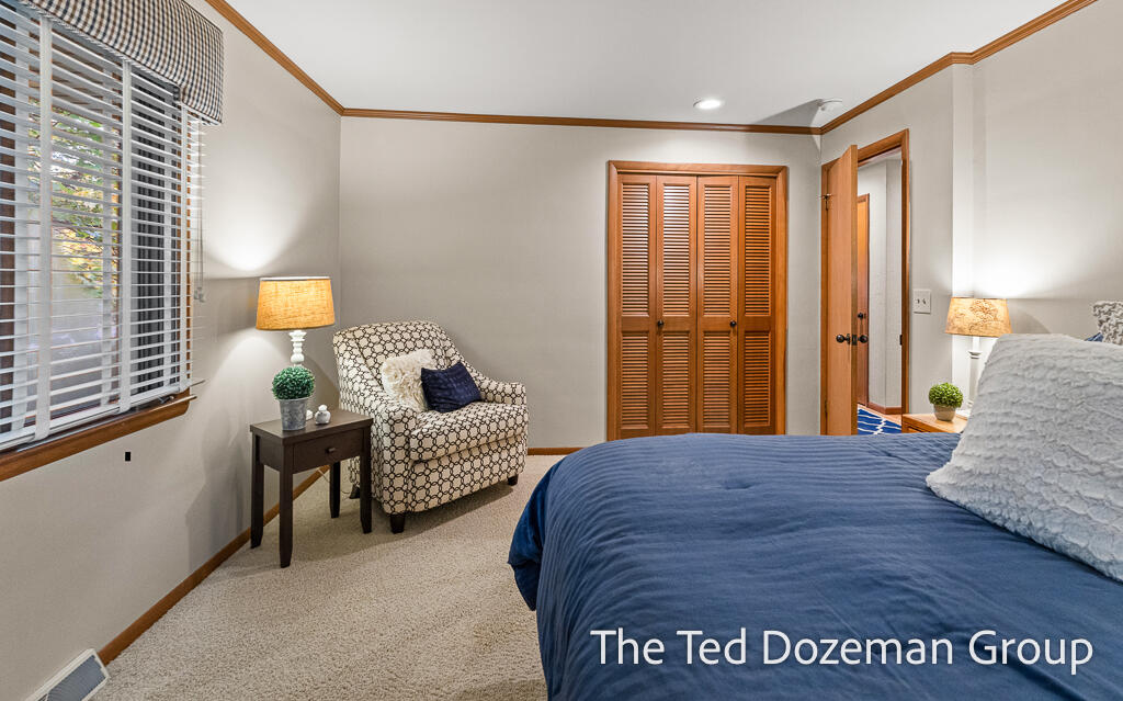 1182 Euna Vista Drive Holland MI 49423