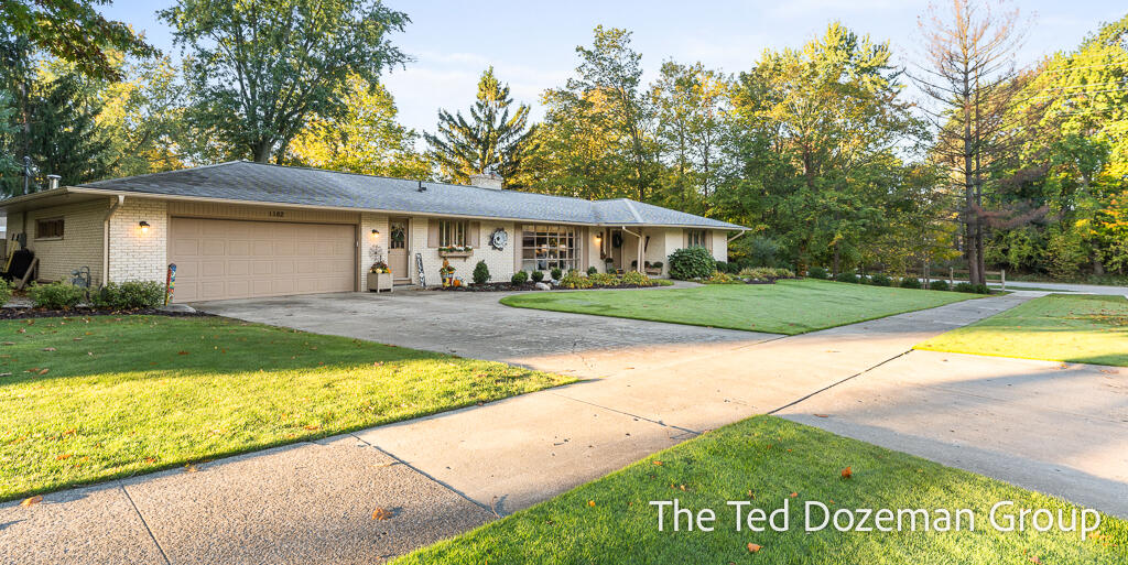1182 Euna Vista Drive Holland MI 49423