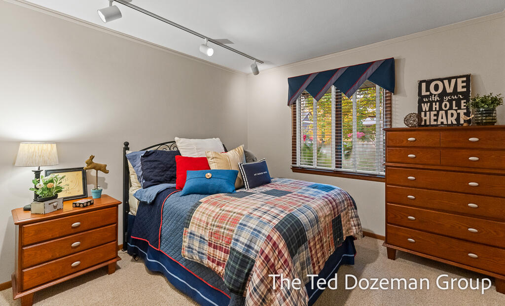 1182 Euna Vista Drive Holland MI 49423