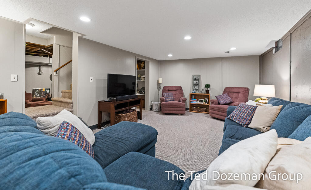 1182 Euna Vista Drive Holland MI 49423