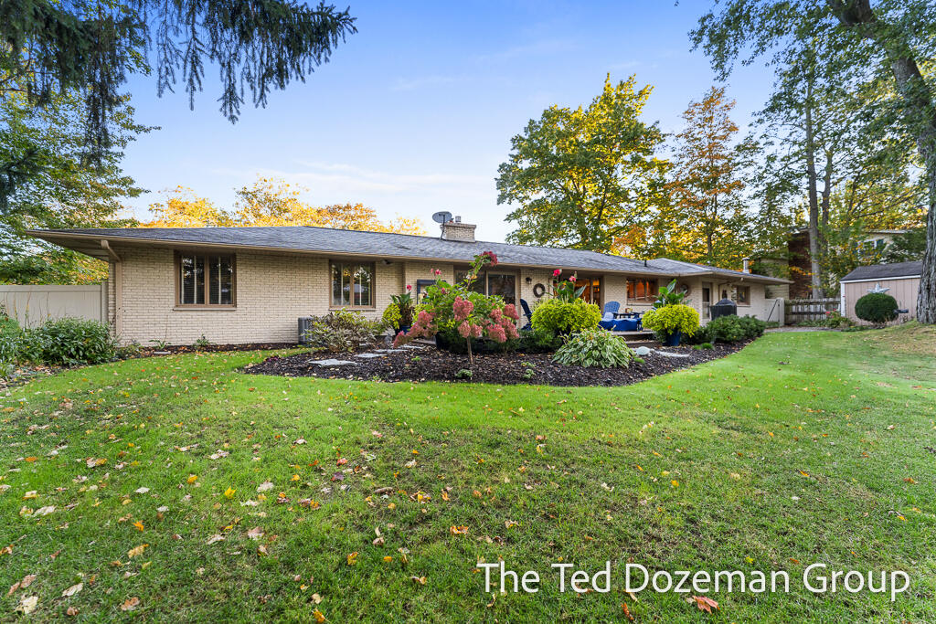 1182 Euna Vista Drive Holland MI 49423