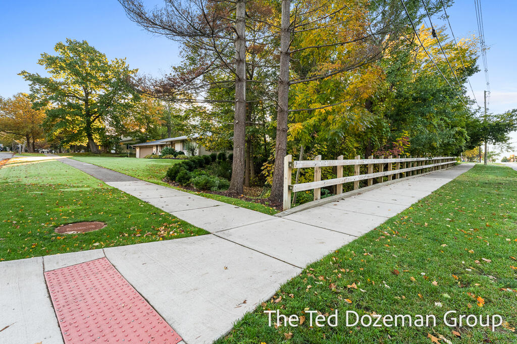 1182 Euna Vista Drive Holland MI 49423