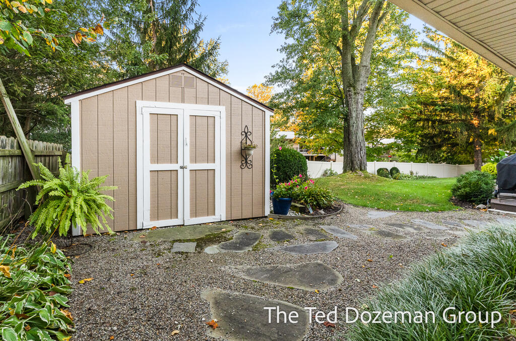 1182 Euna Vista Drive Holland MI 49423