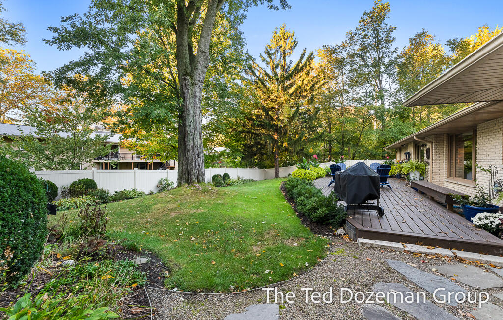 1182 Euna Vista Drive Holland MI 49423