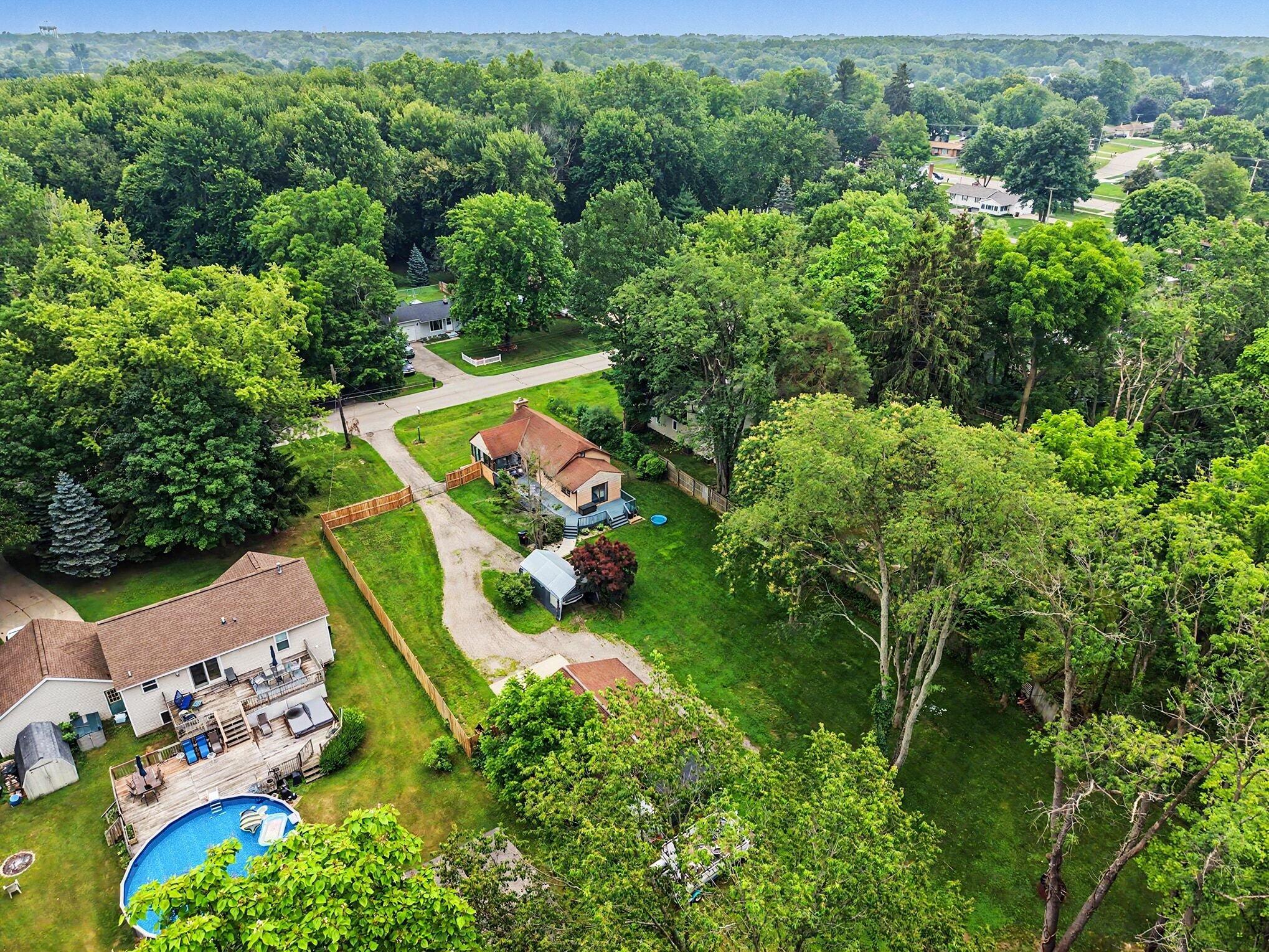 1229 Maplerow Avenue NW Grand Rapids MI 49534