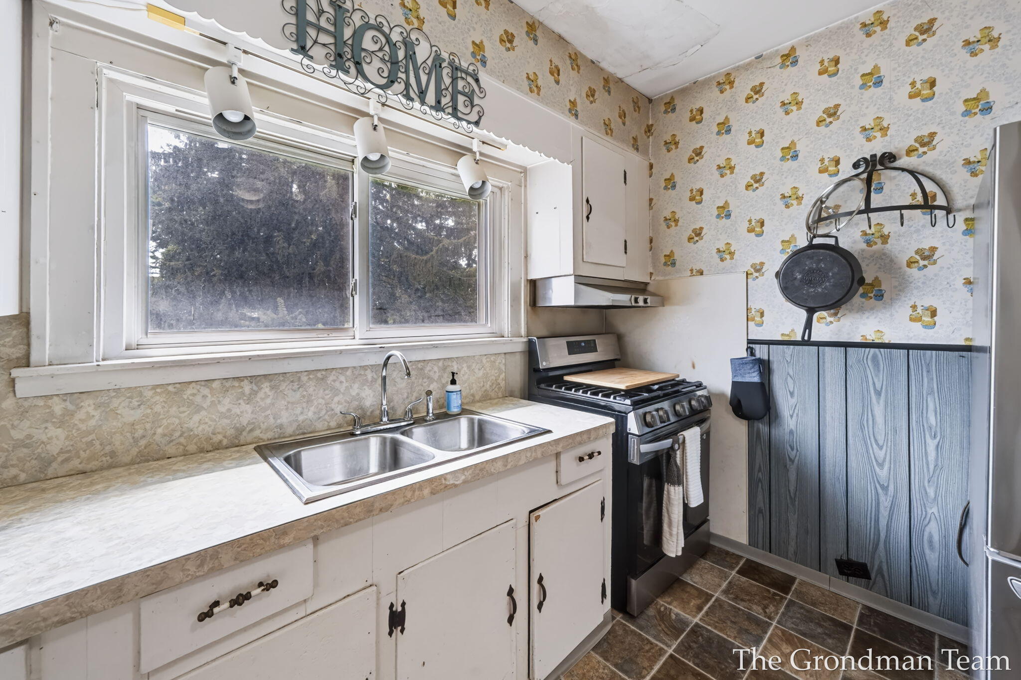 513 Spring Avenue NE Grand Rapids MI 49503