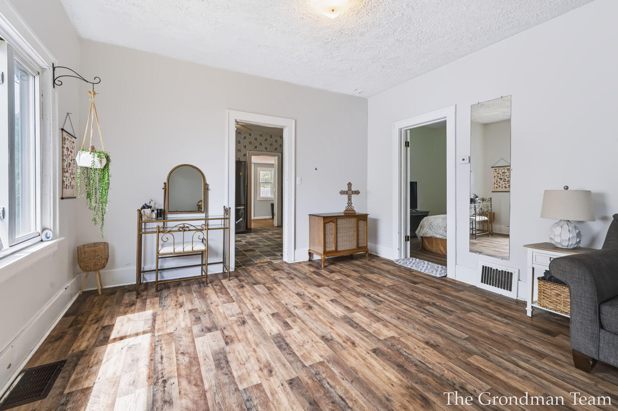 513 Spring Avenue NE Grand Rapids MI 49503