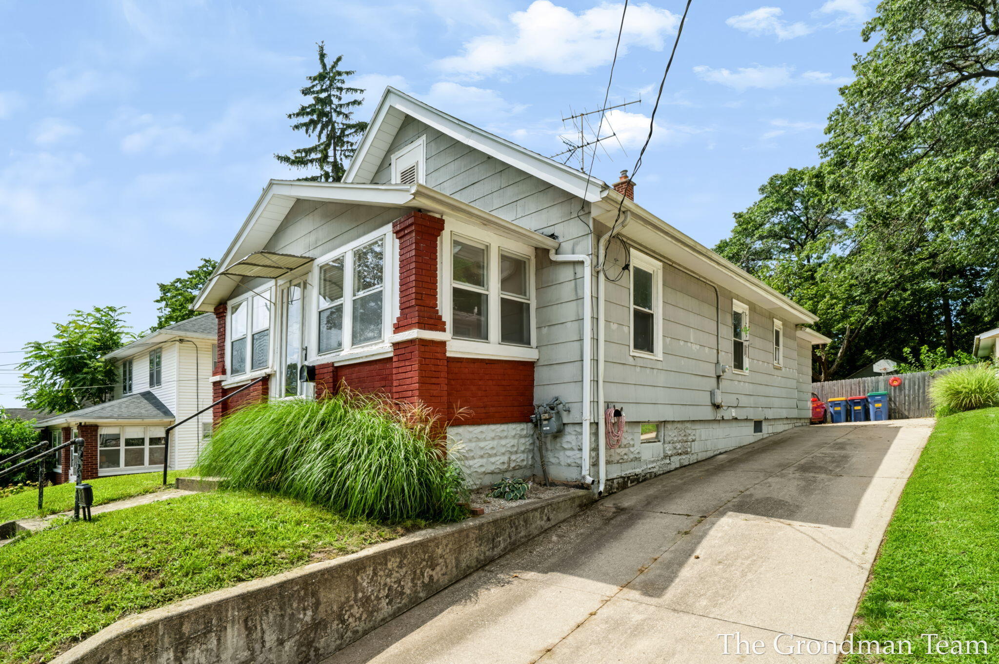 513 Spring Avenue NE Grand Rapids MI 49503