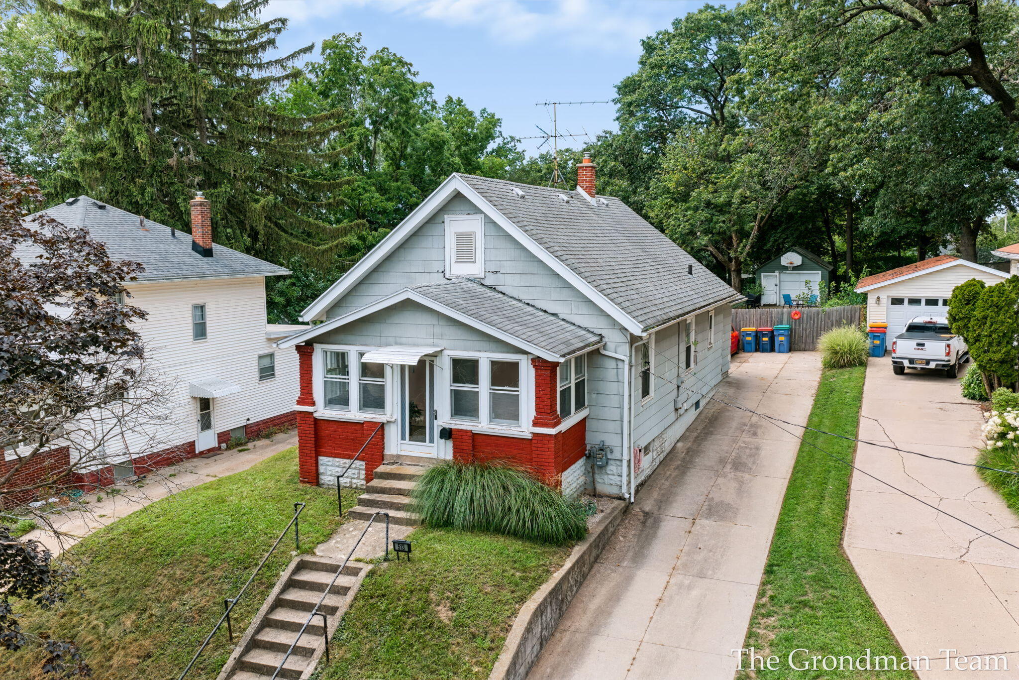 513 Spring Avenue NE Grand Rapids MI 49503
