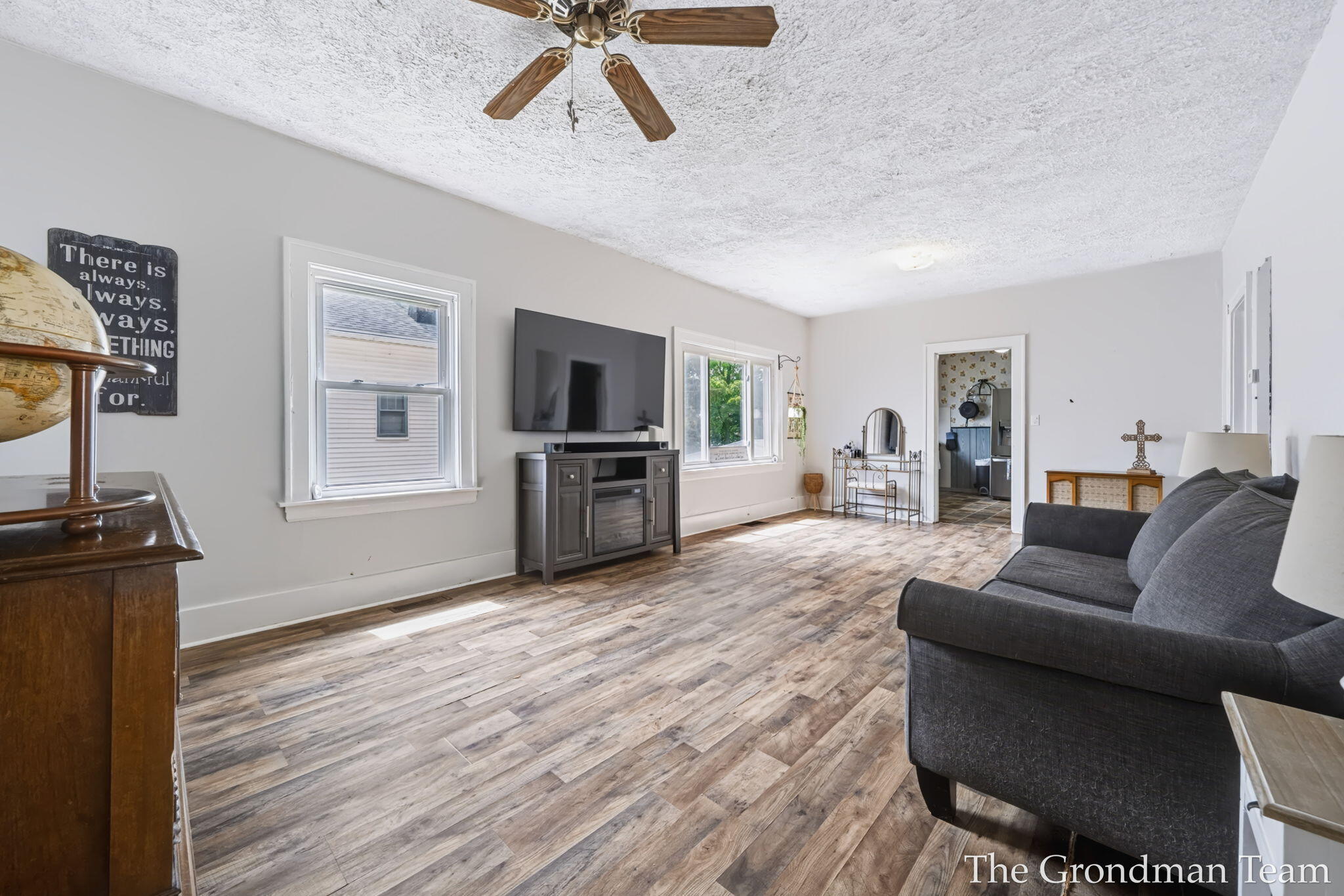 513 Spring Avenue NE Grand Rapids MI 49503