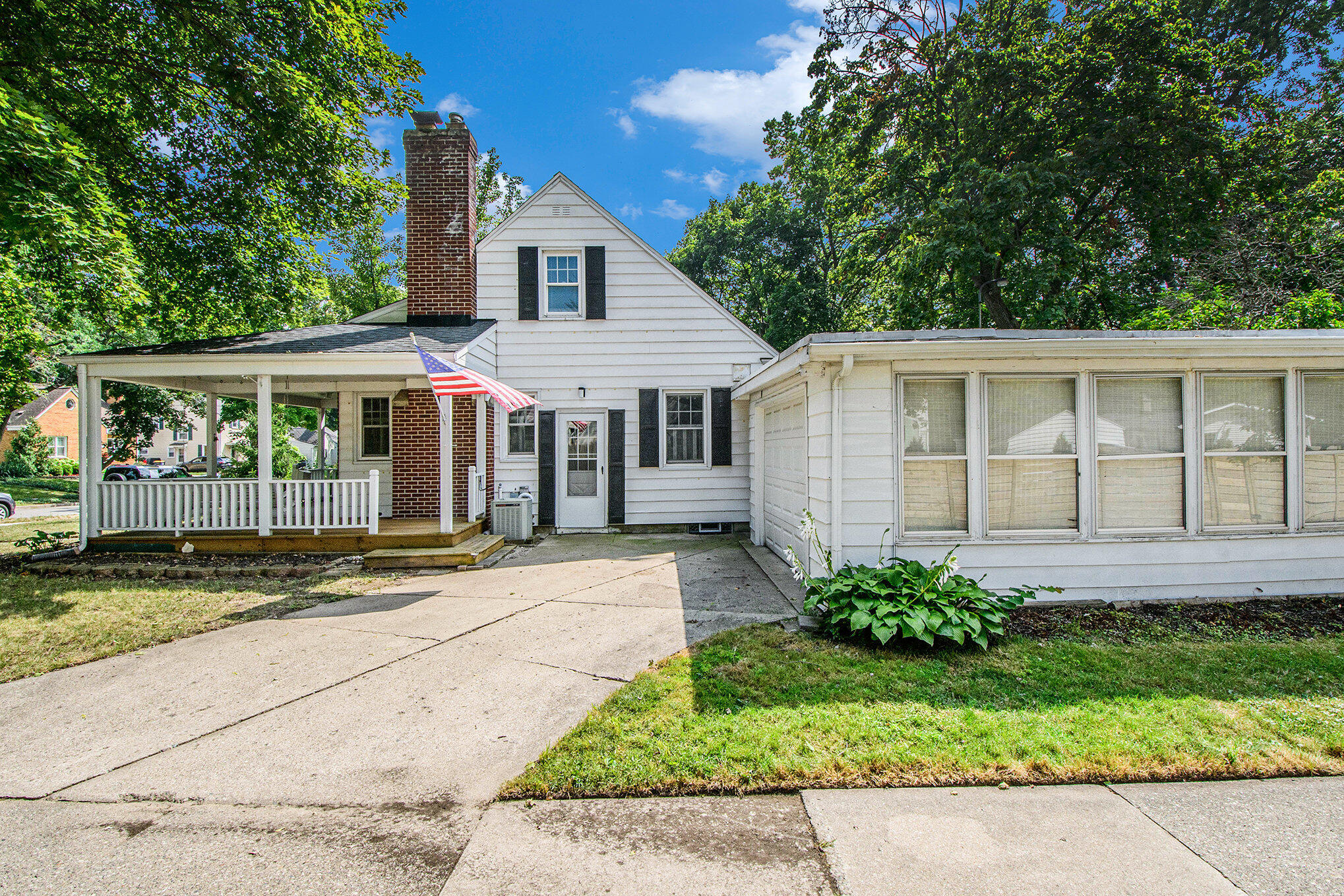 1041 Keneberry Way SE East Grand Rapids MI 49506