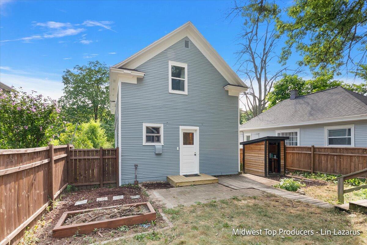 125 Mack Avenue NE Grand Rapids MI 49503