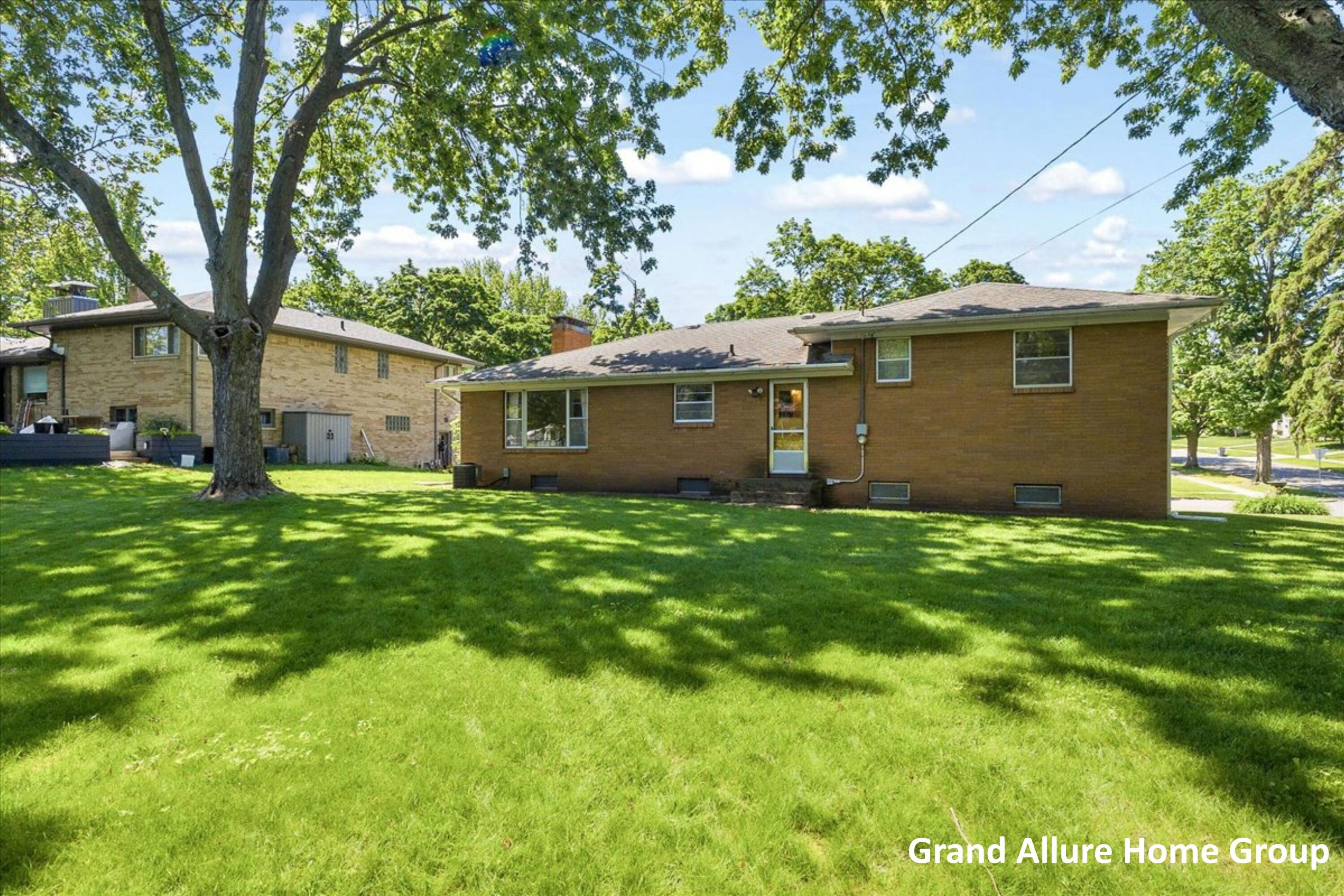 549 Sligh Boulevard NE Grand Rapids MI 49505