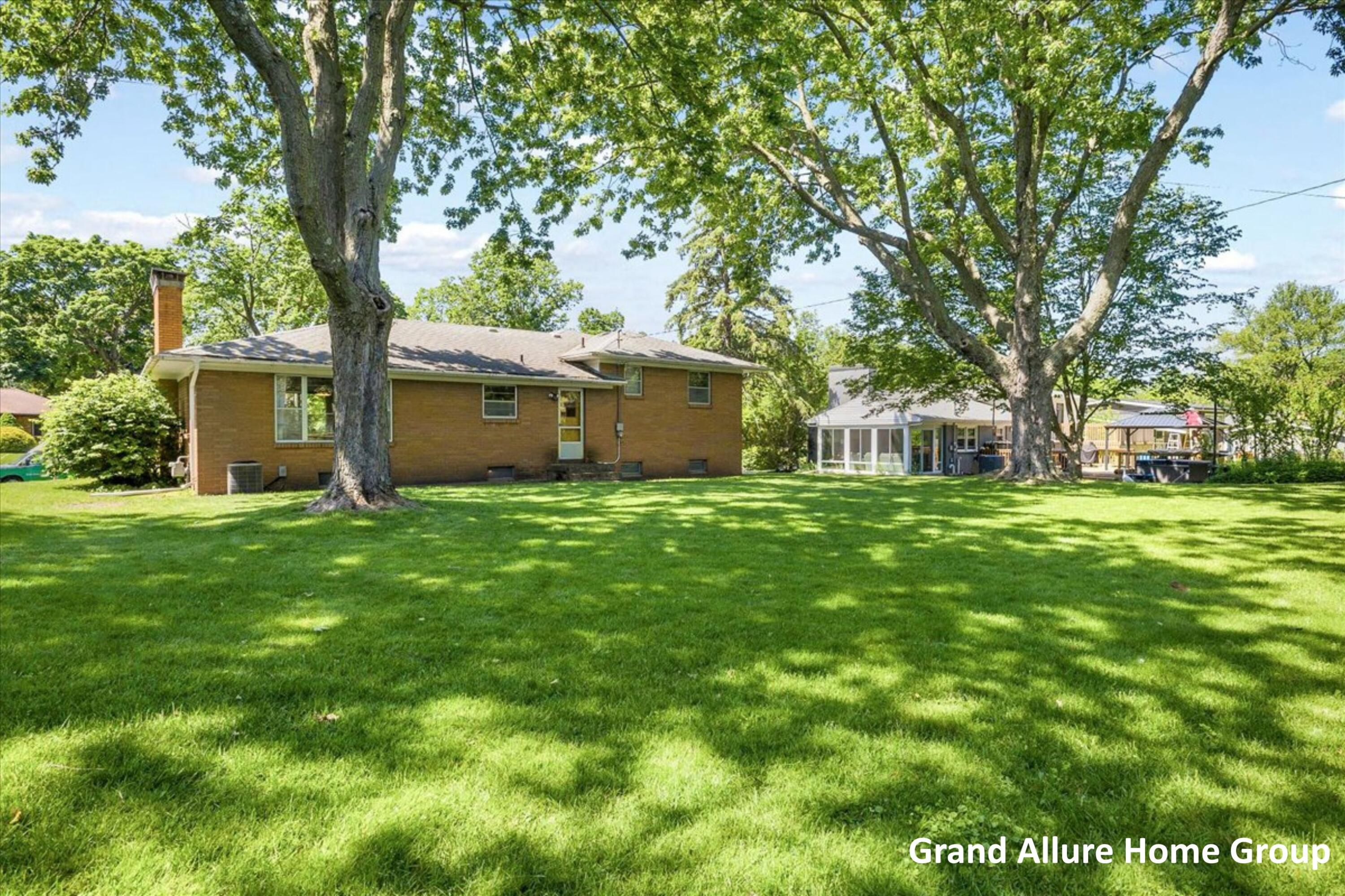 549 Sligh Boulevard NE Grand Rapids MI 49505