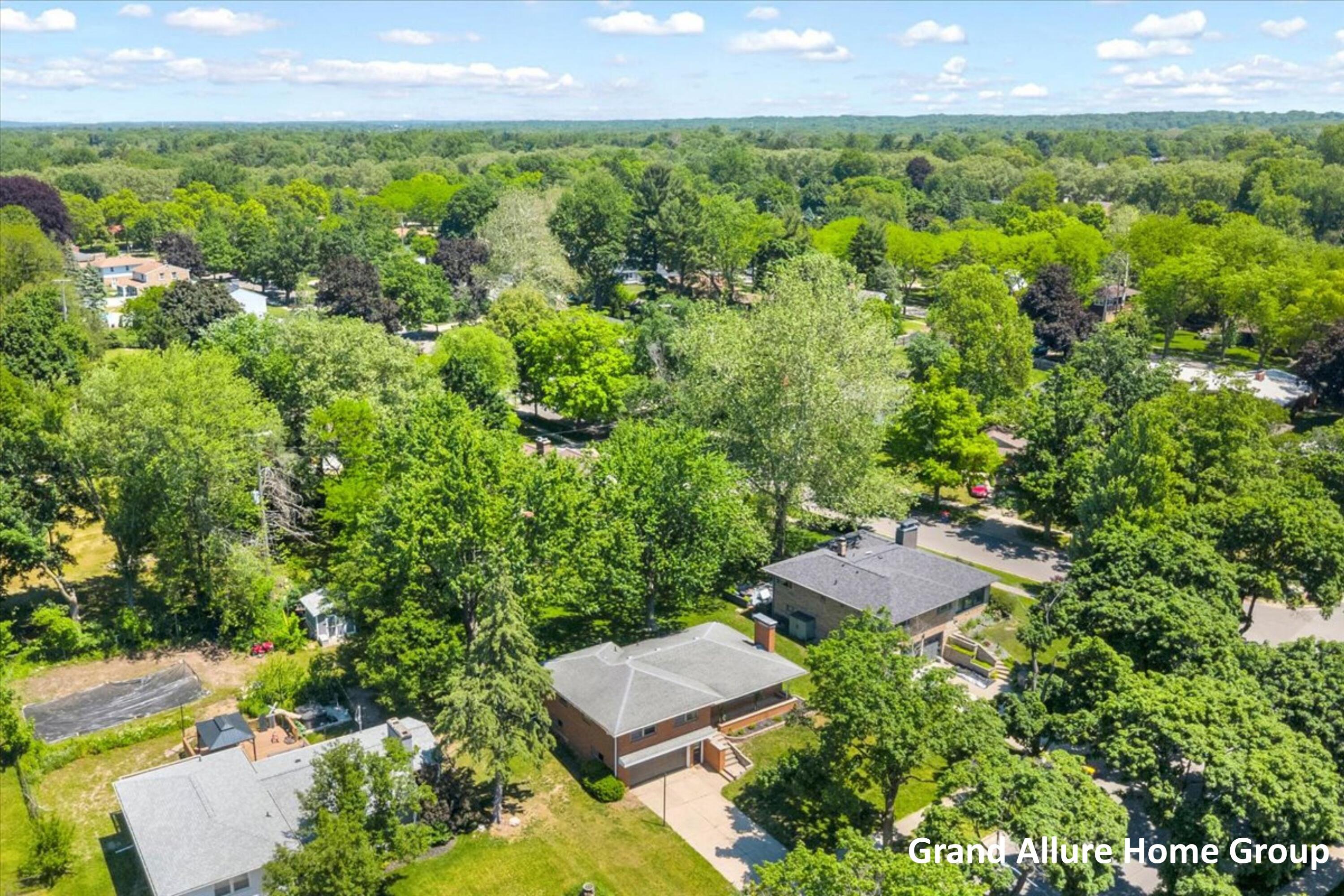 549 Sligh Boulevard NE Grand Rapids MI 49505