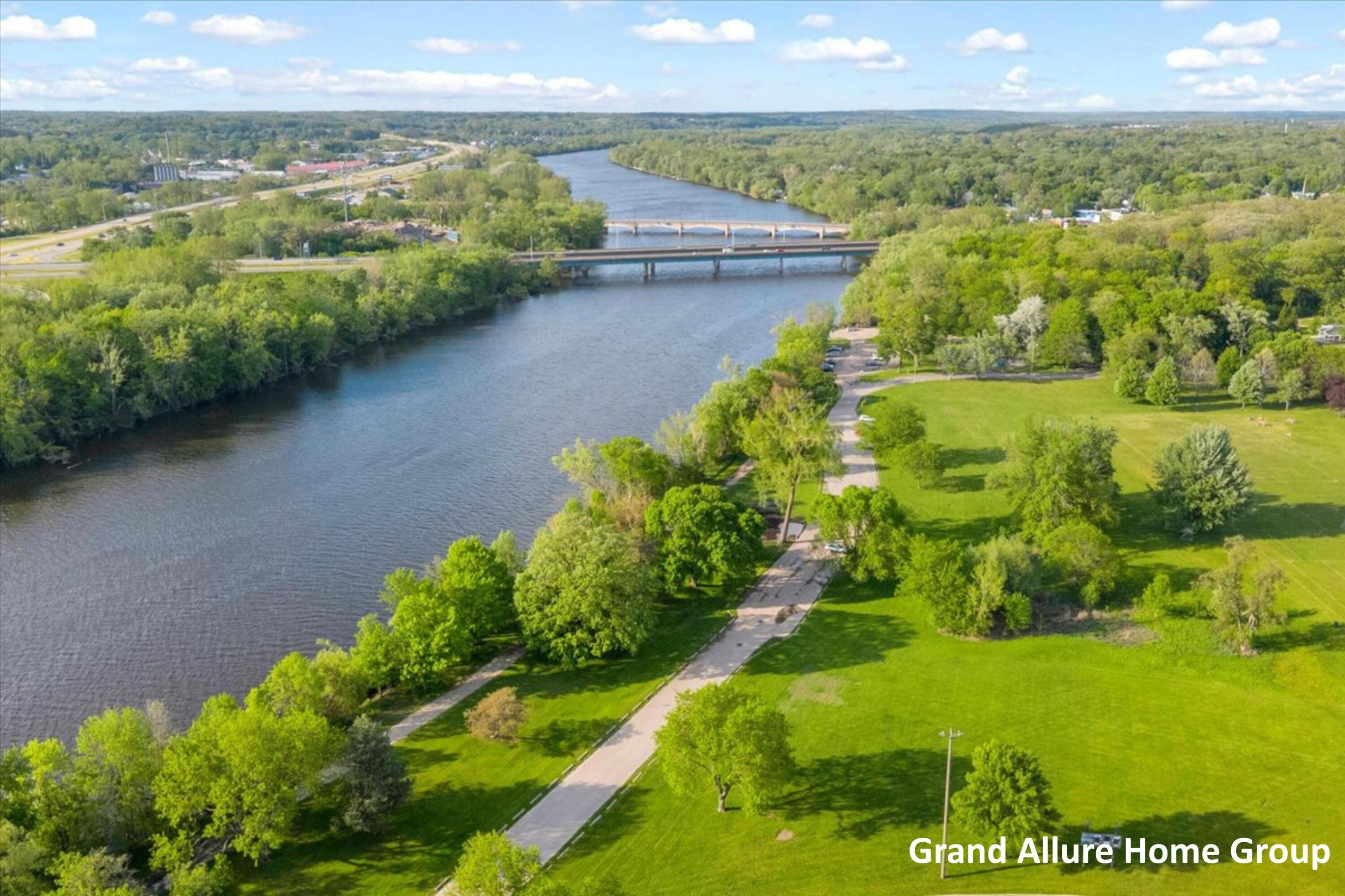 549 Sligh Boulevard NE Grand Rapids MI 49505