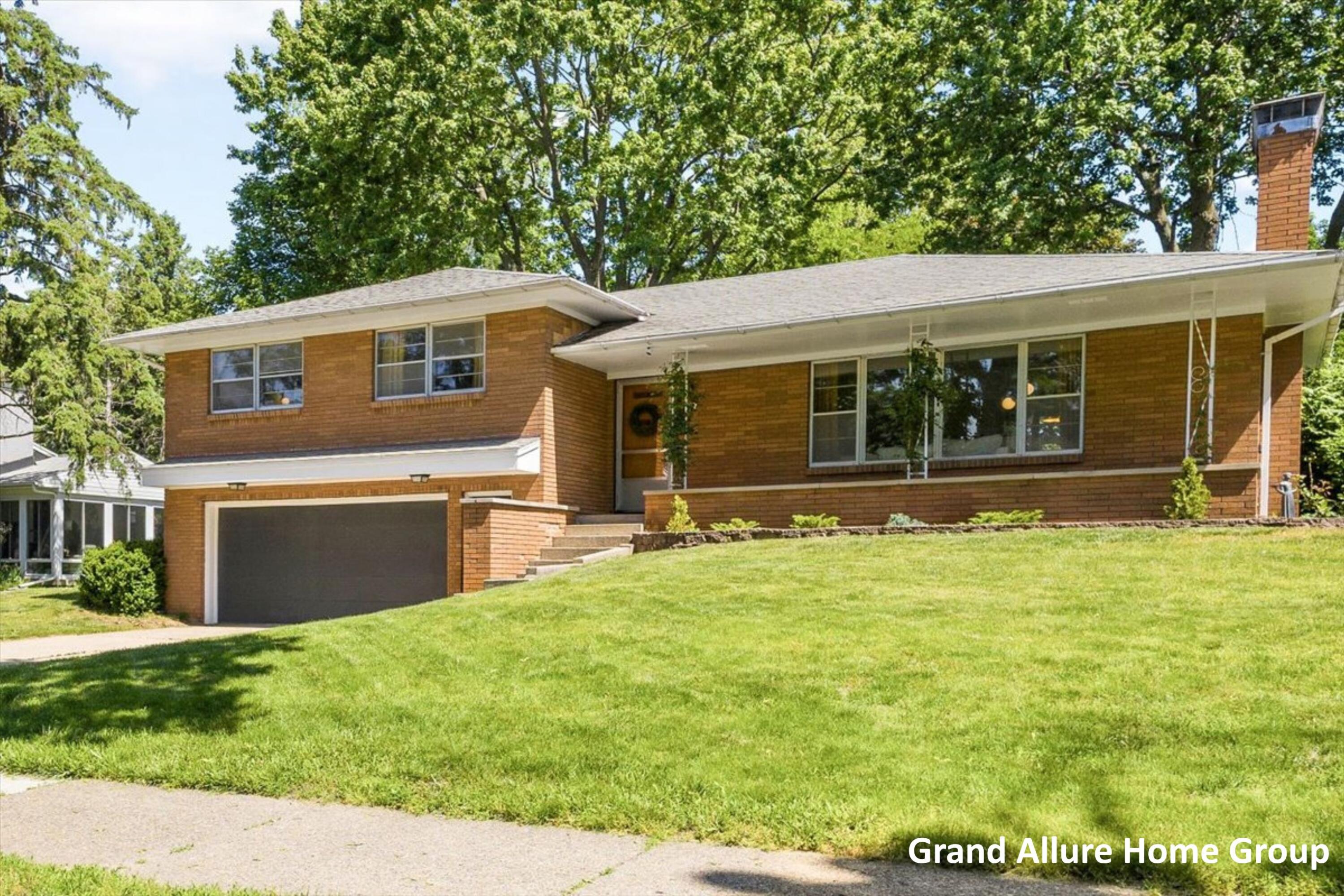 549 Sligh Boulevard NE Grand Rapids MI 49505