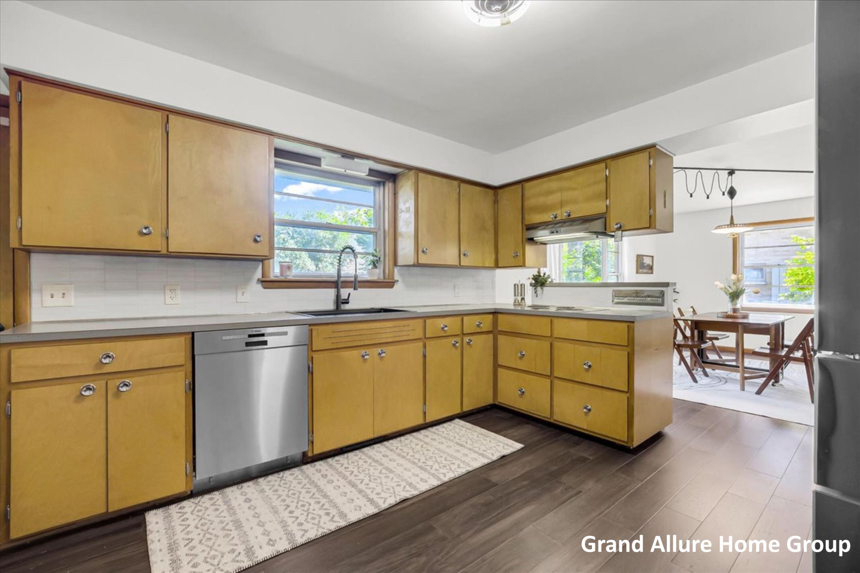 549 Sligh Boulevard NE Grand Rapids MI 49505