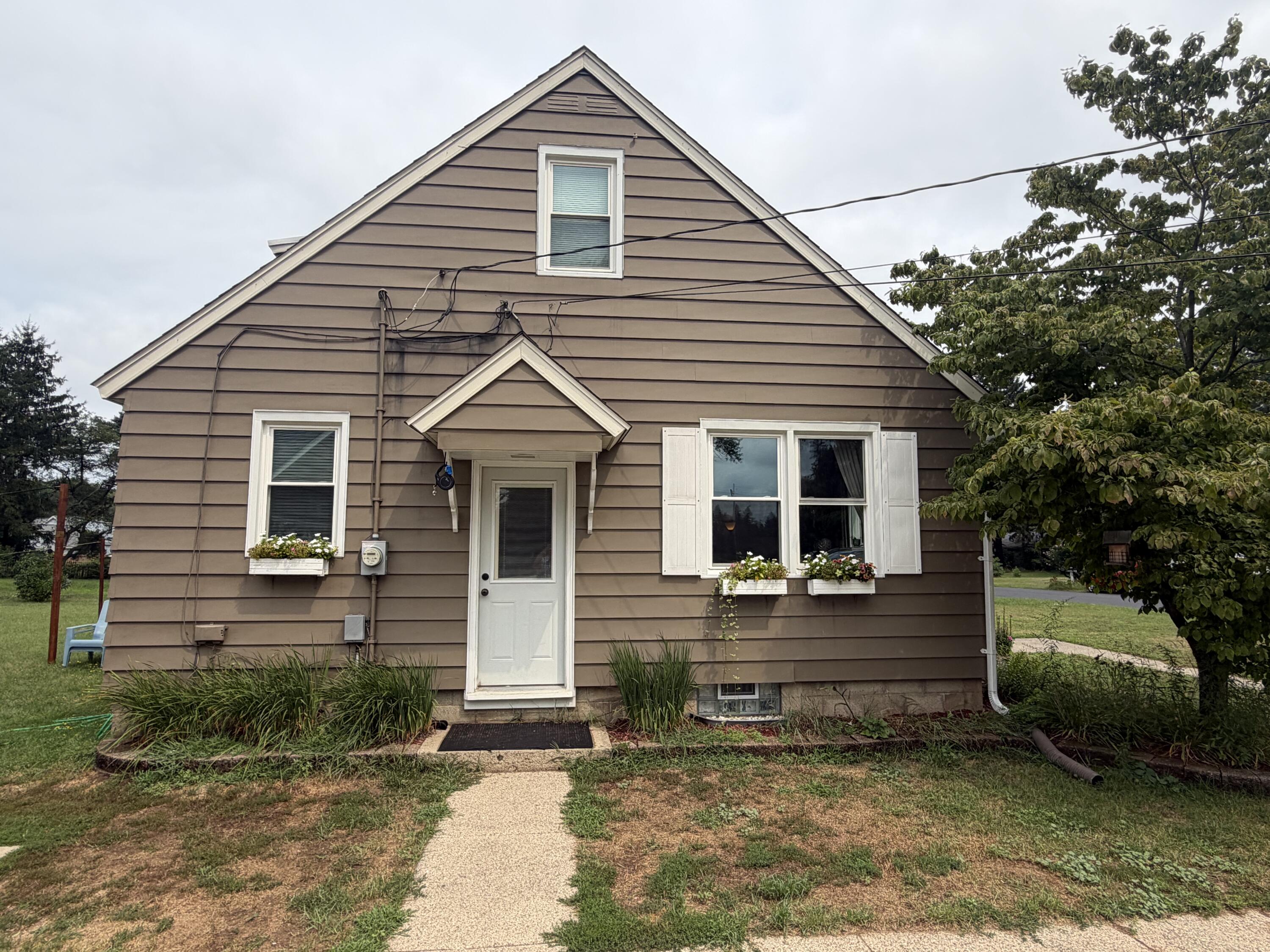 744 Aster Avenue Holland MI 49423