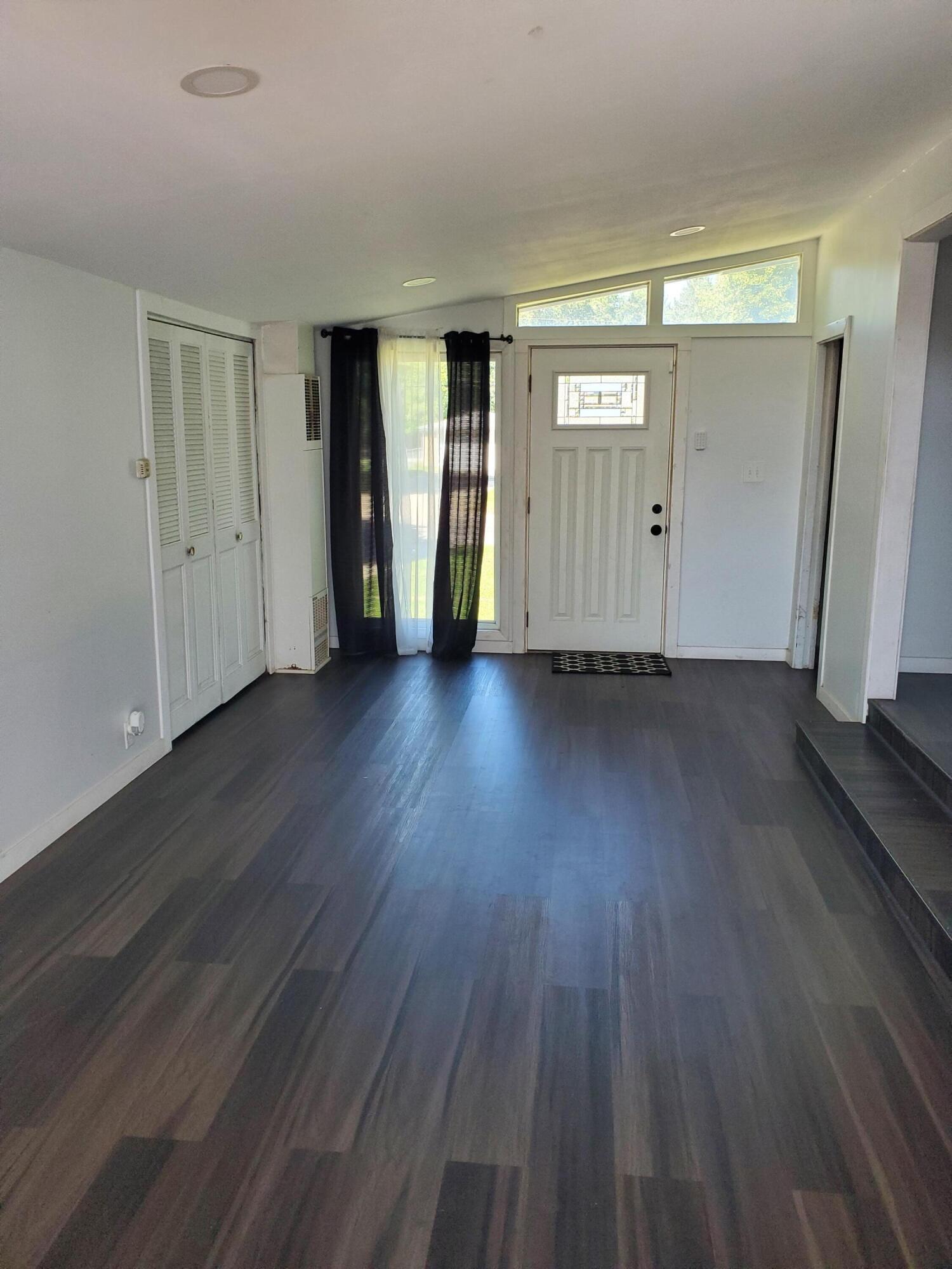 682 Waverly Drive Benton Harbor MI 49022