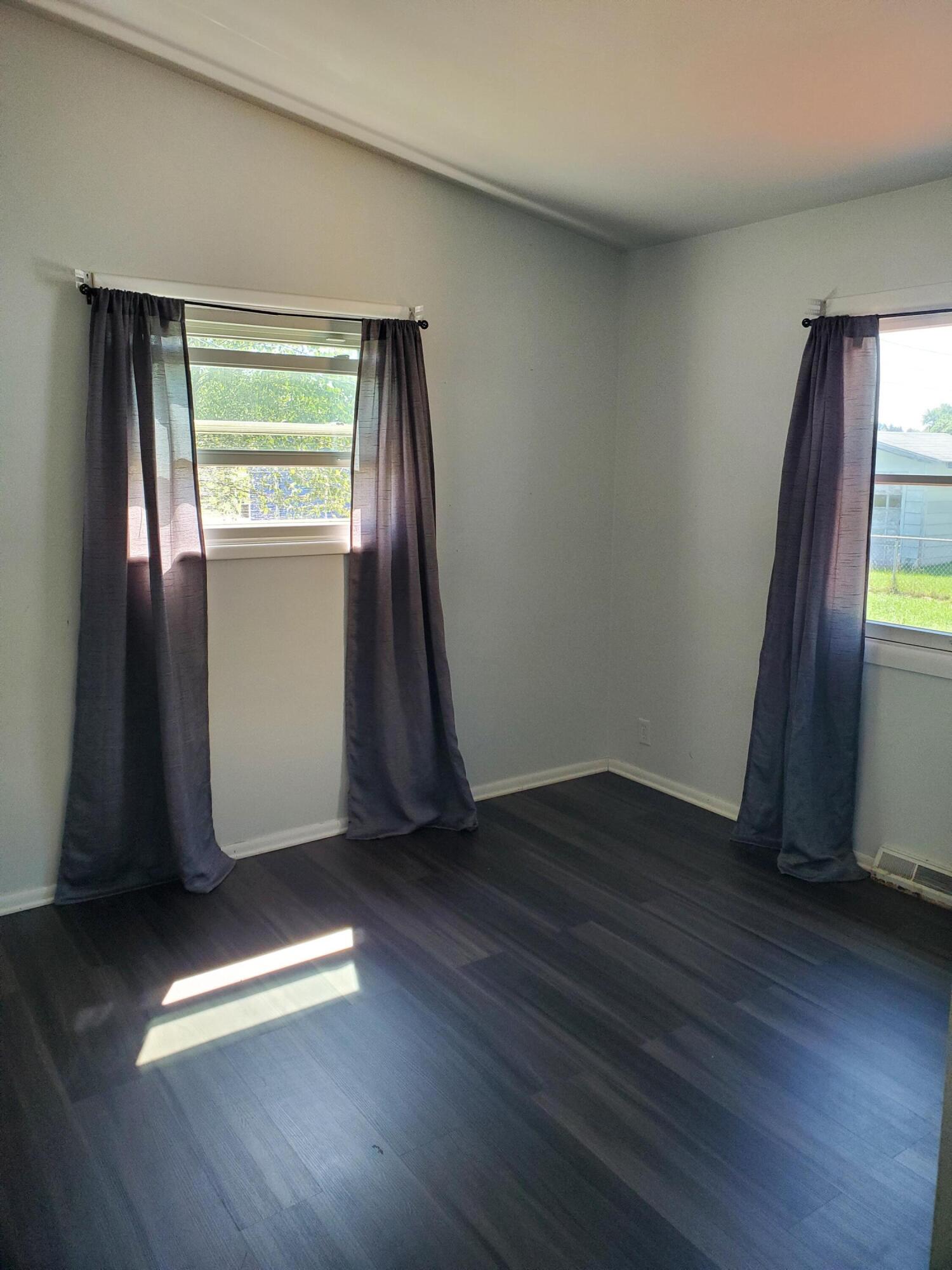 682 Waverly Drive Benton Harbor MI 49022