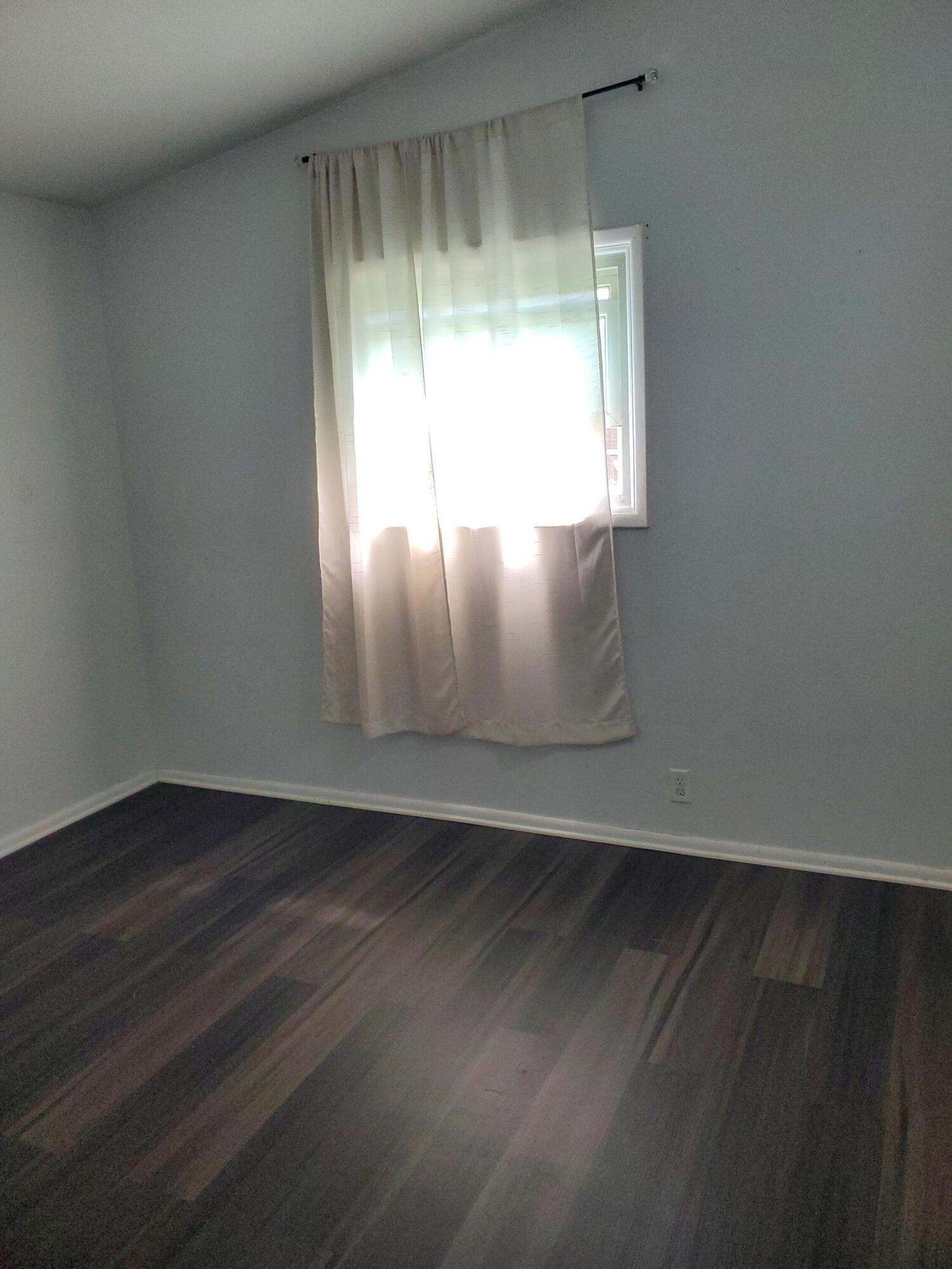 682 Waverly Drive Benton Harbor MI 49022