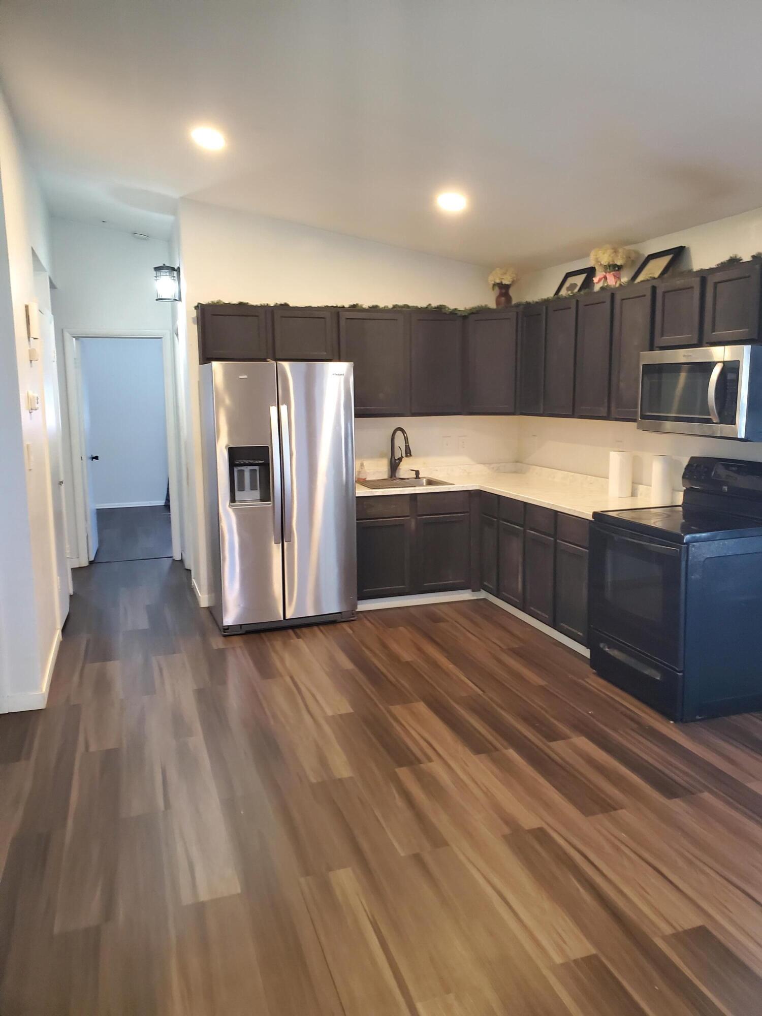 682 Waverly Drive Benton Harbor MI 49022