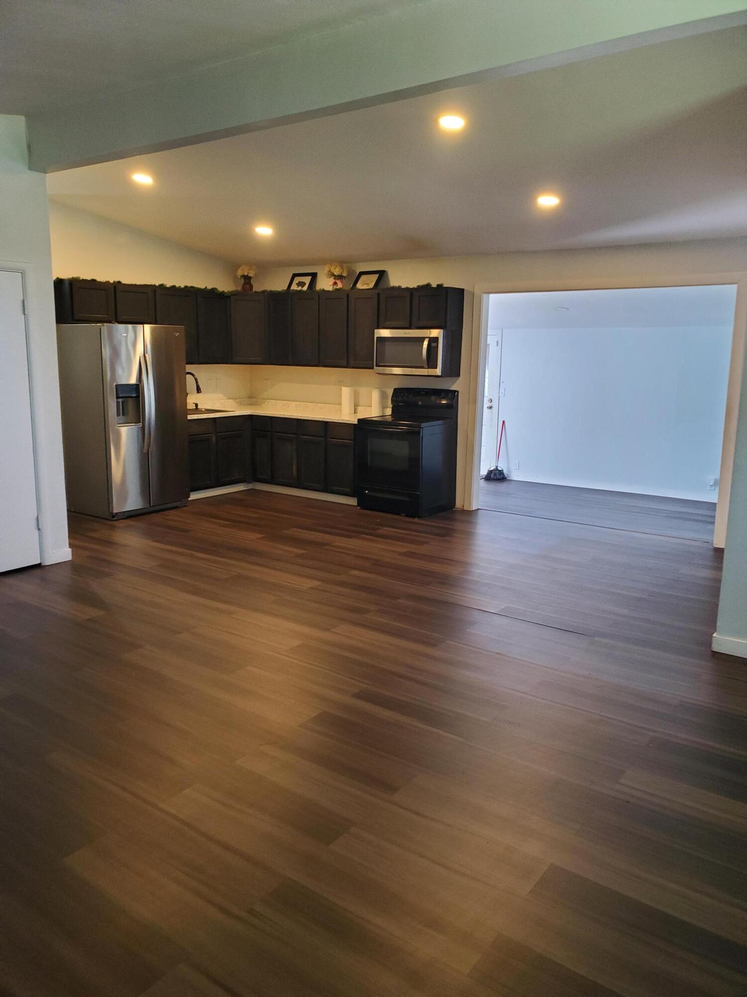 682 Waverly Drive Benton Harbor MI 49022