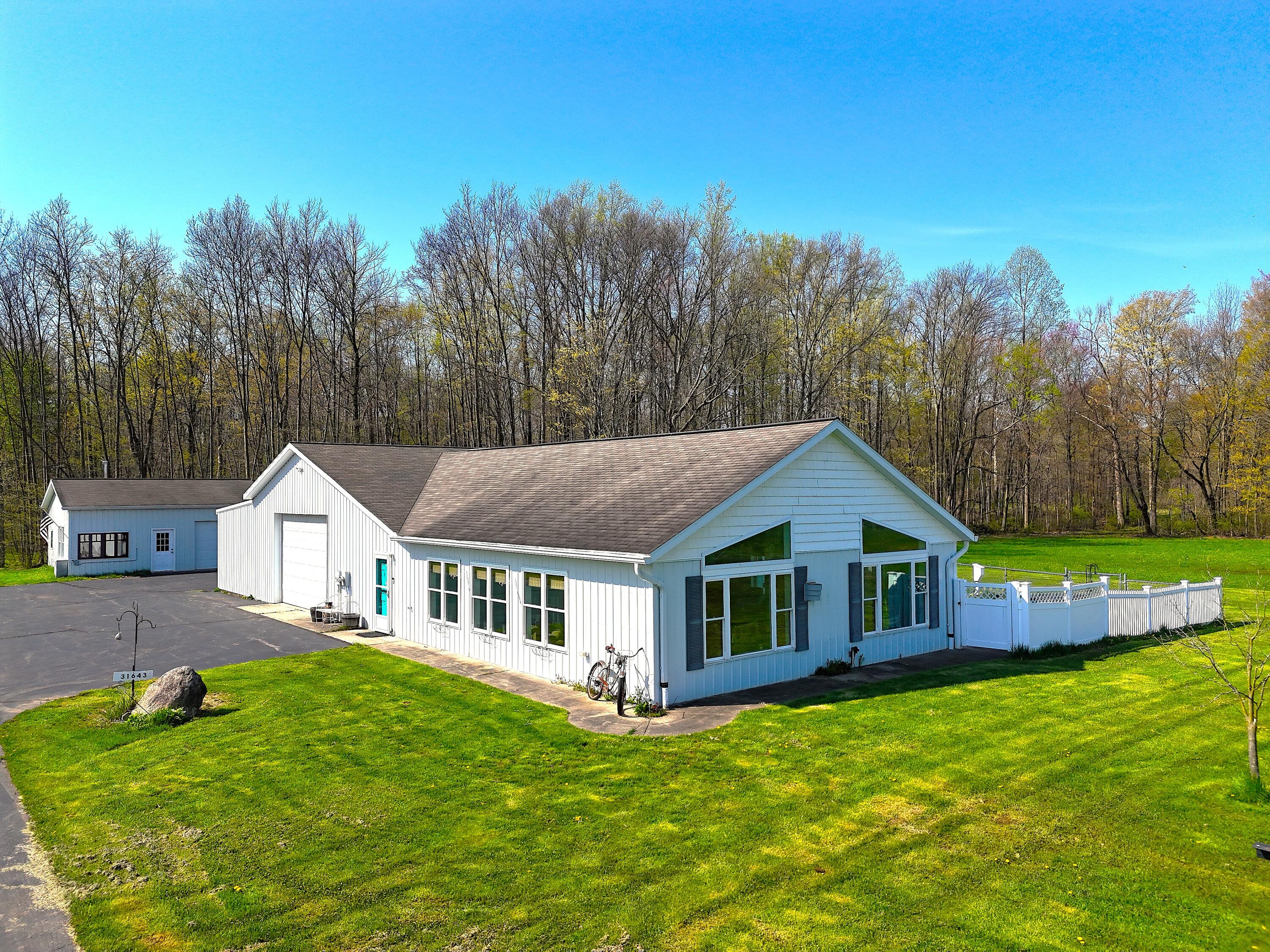 31643 Frost Street Dowagiac MI 49047