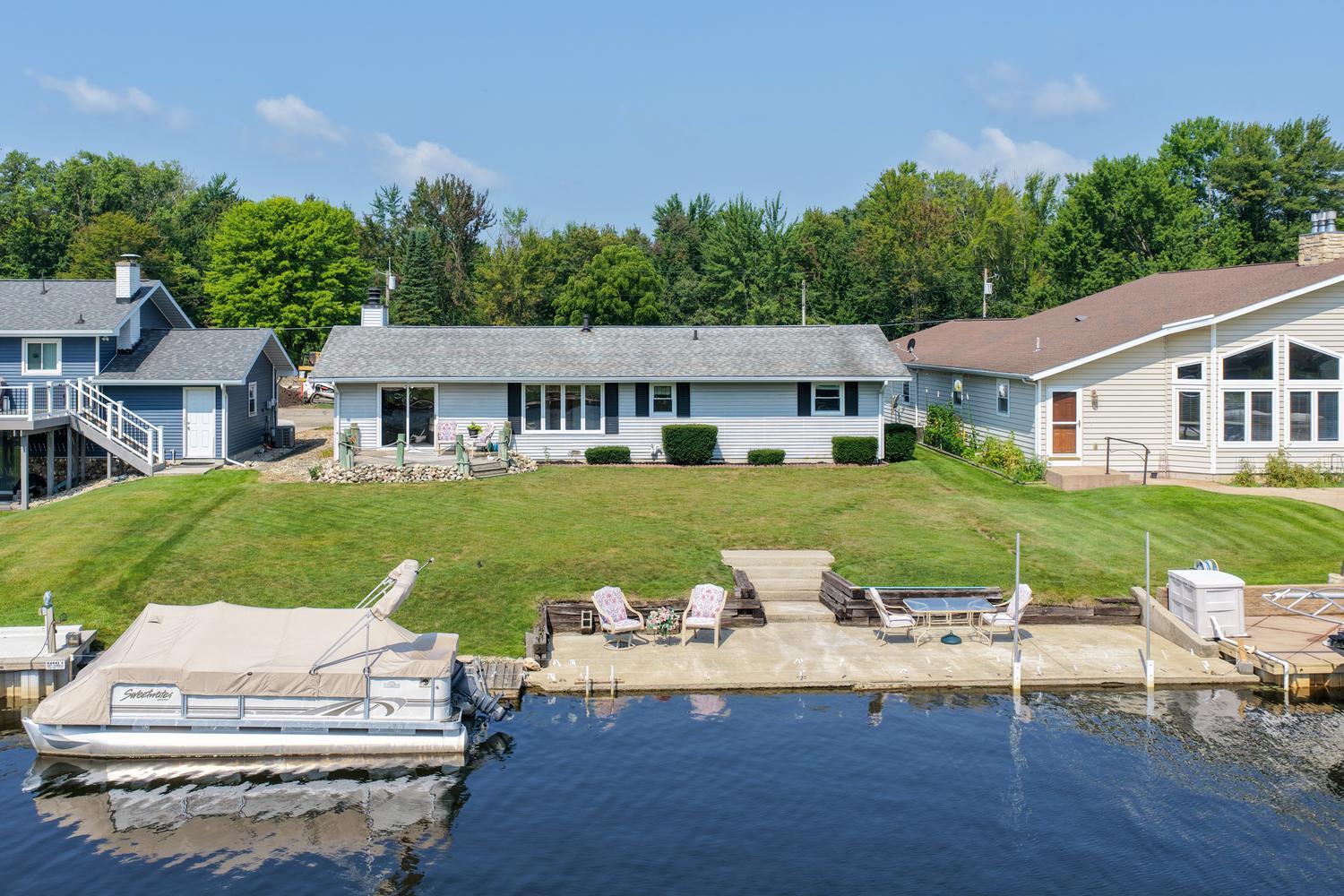 68441 N Channel Parkway Edwardsburg MI 49112