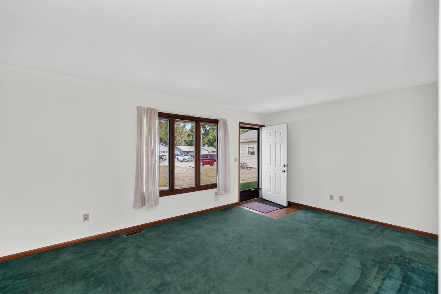 68441 N Channel Parkway Edwardsburg MI 49112