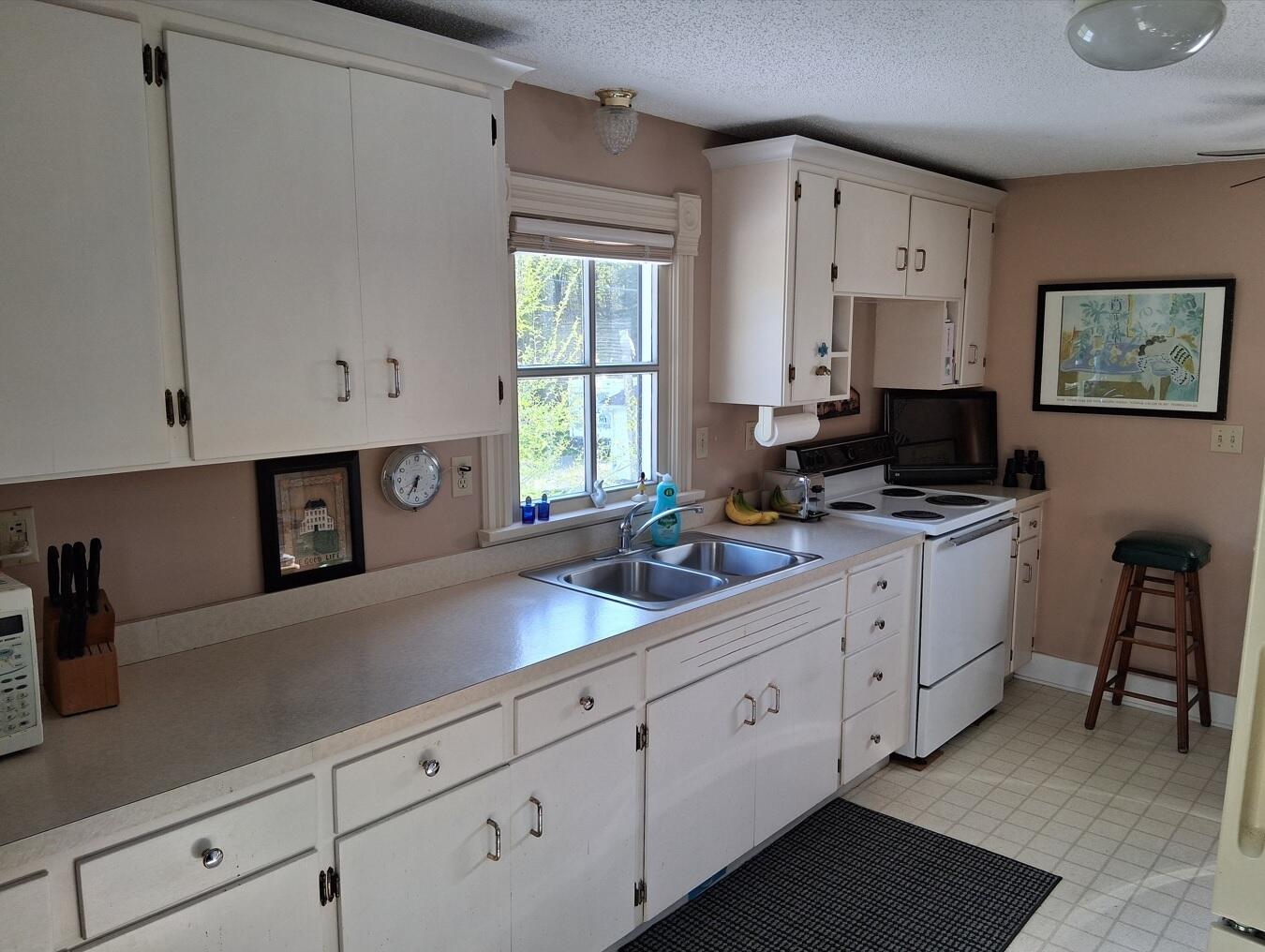 3154 W Defay Road Stevensville MI 49127