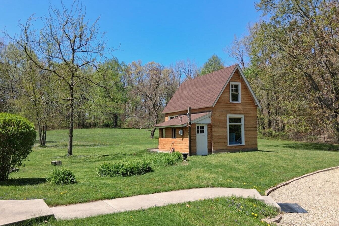 3154 W Defay Road Stevensville MI 49127