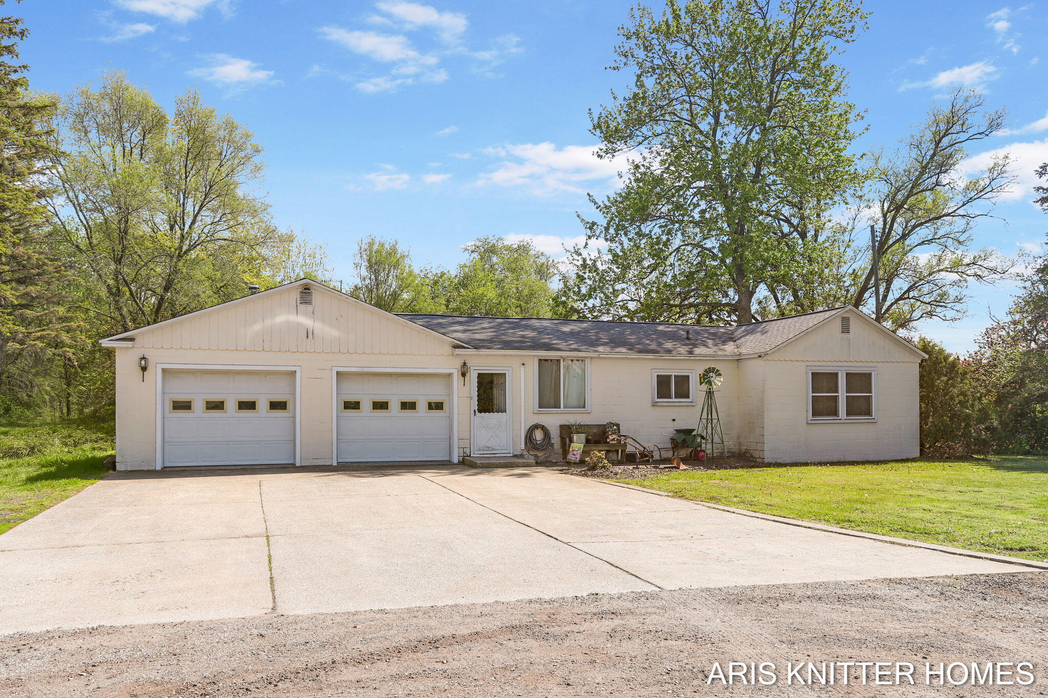 2756 Beeline Road Holland MI 49424