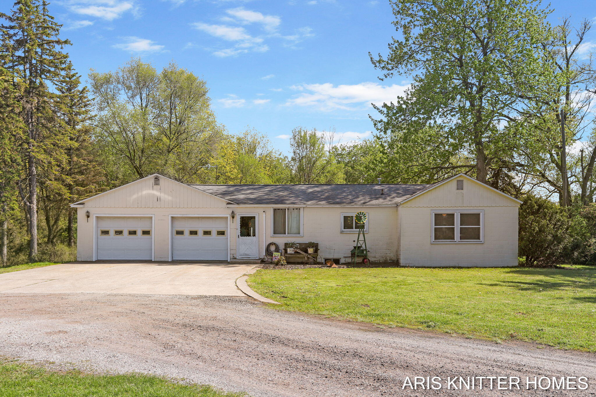 2756 Beeline Road Holland MI 49424