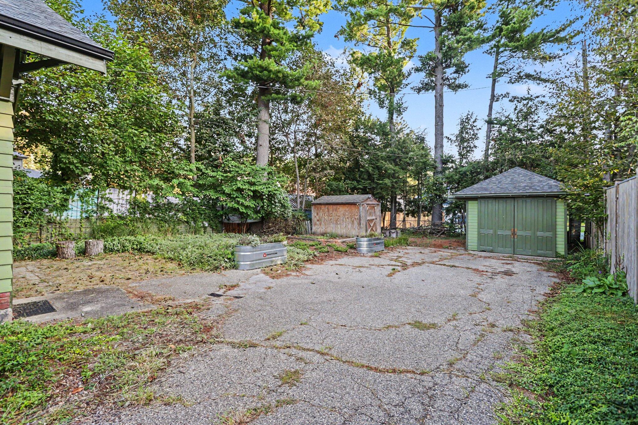 1581 Spruce Drive Kalamazoo MI 49008