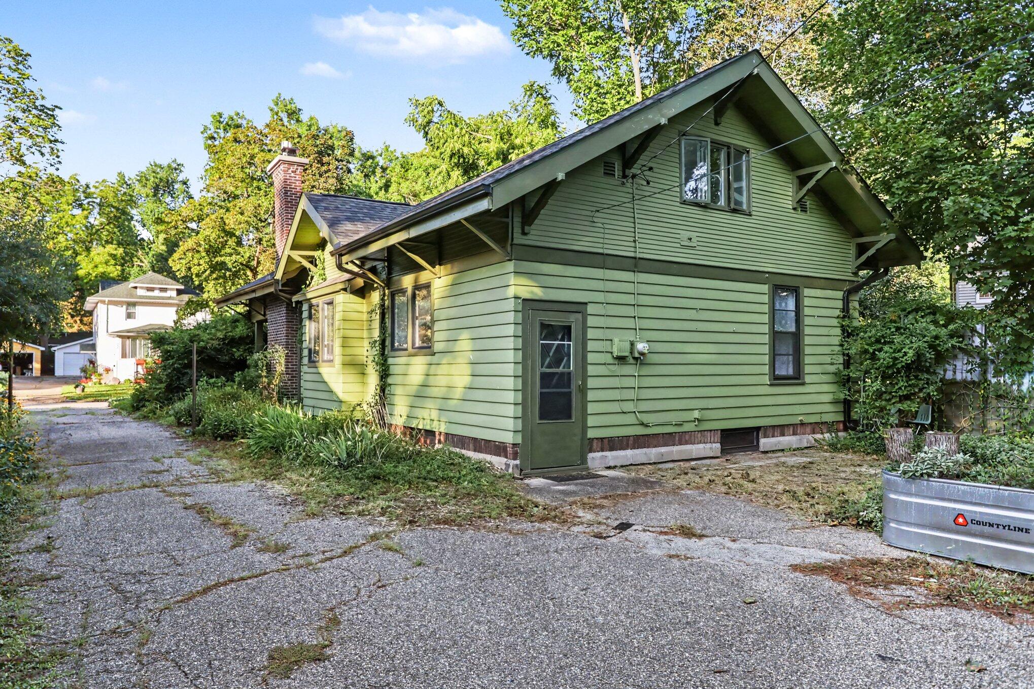 1581 Spruce Drive Kalamazoo MI 49008