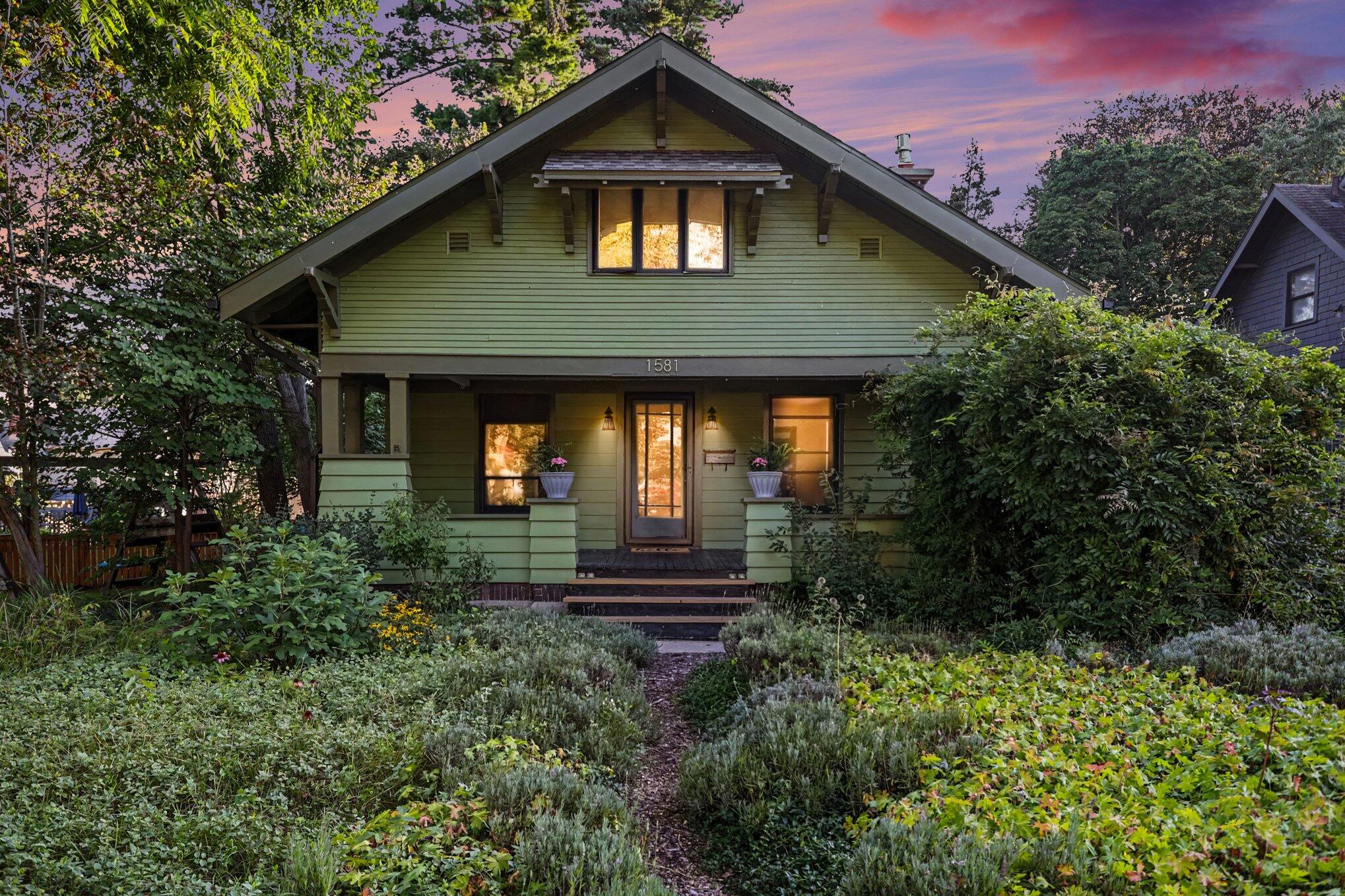 1581 Spruce Drive Kalamazoo MI 49008