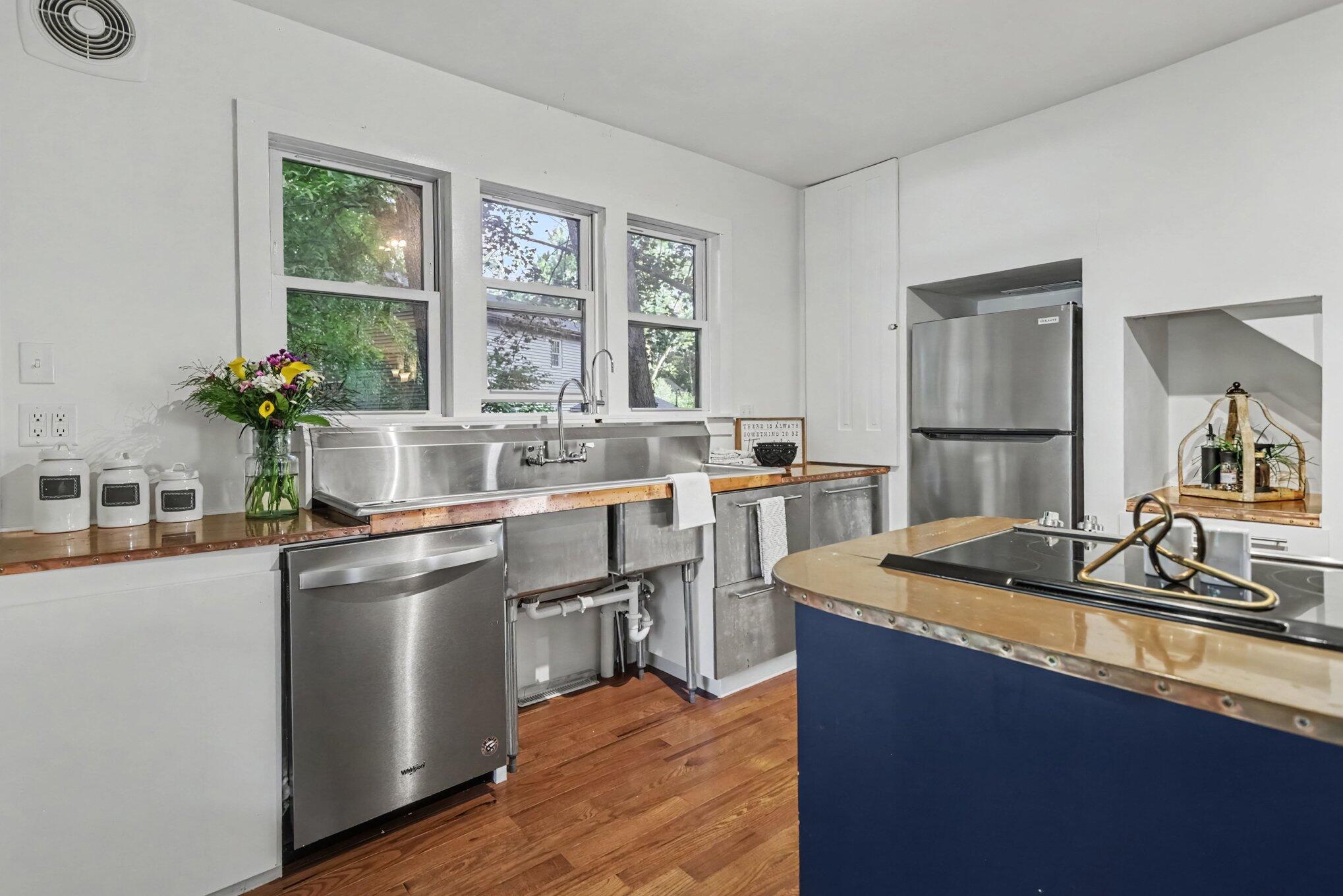 1581 Spruce Drive Kalamazoo MI 49008