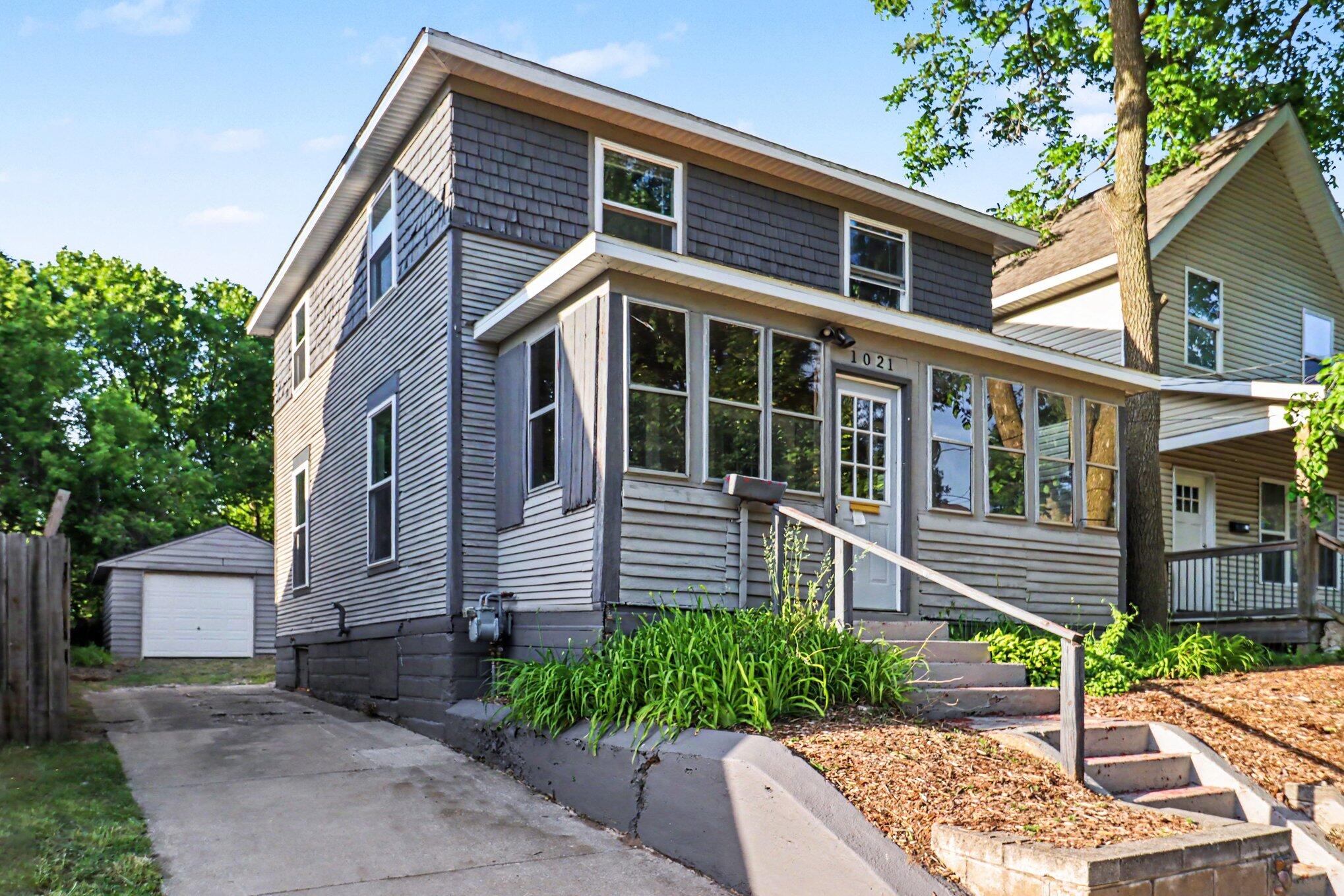 1021 Sherman Street SE Grand Rapids MI 49506