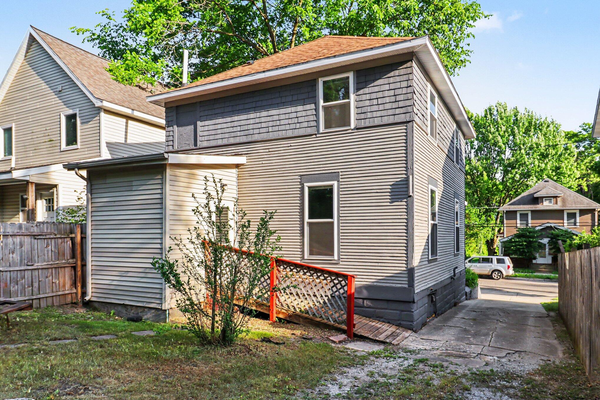 1021 Sherman Street SE Grand Rapids MI 49506