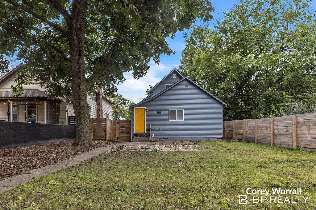 1004 Garfield Avenue NW Grand Rapids MI 49504