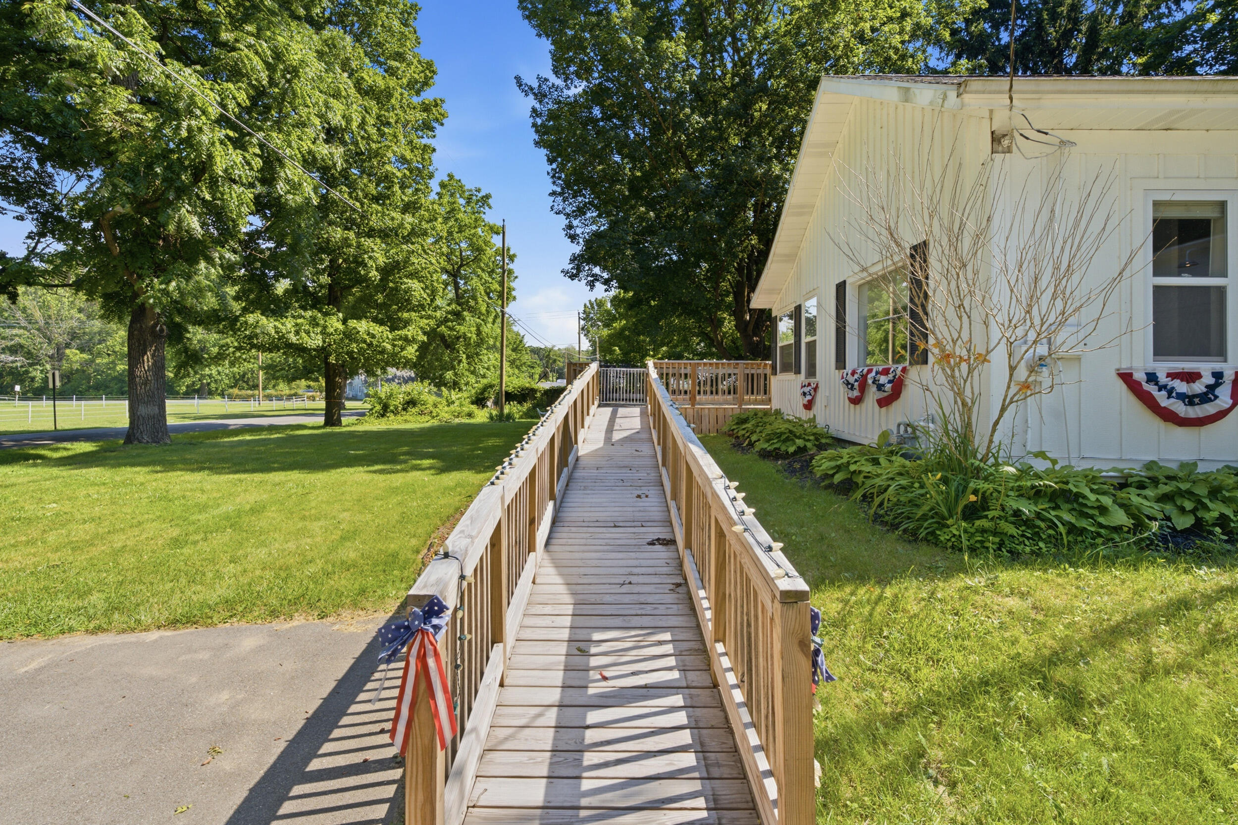 4136 Pier Road Benton Harbor MI 49022