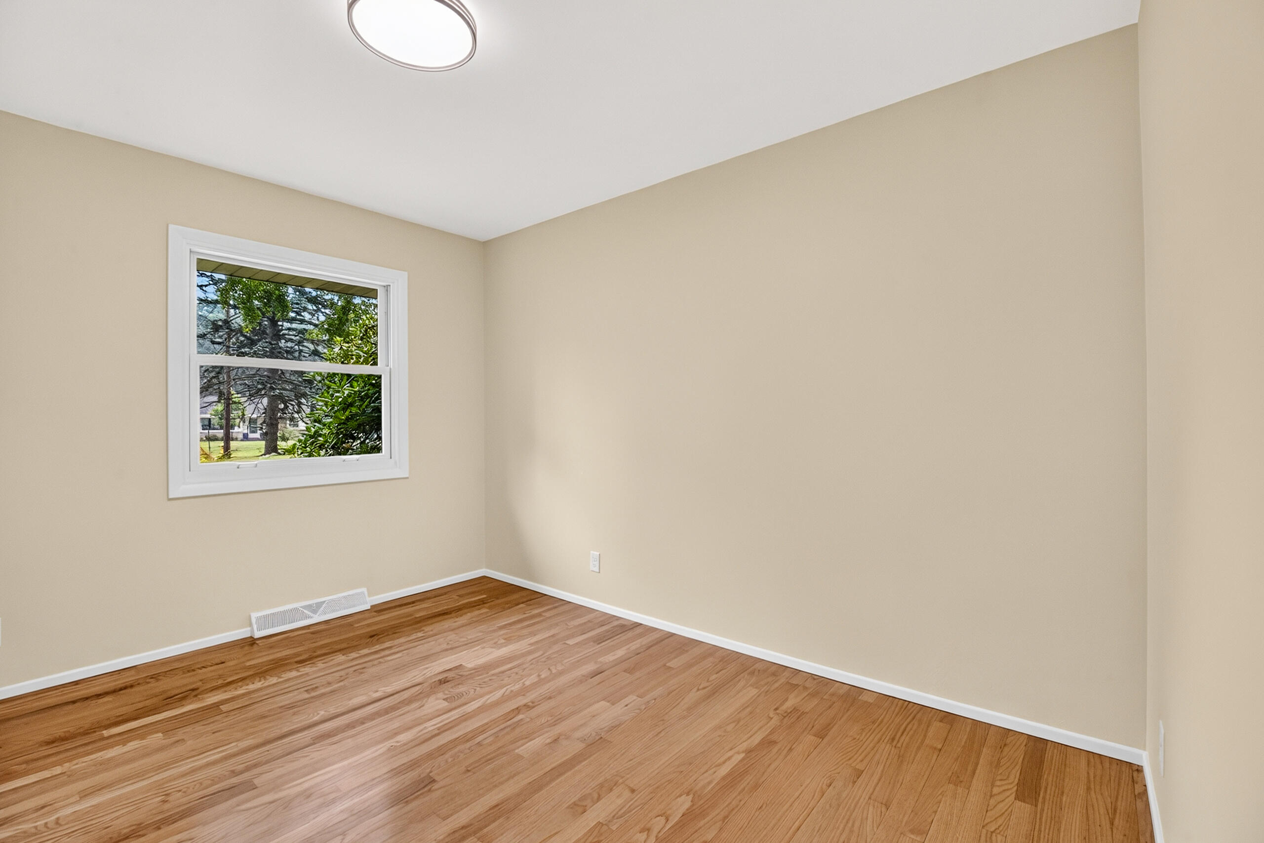 2244 Sycamore Lane Kalamazoo MI 49008