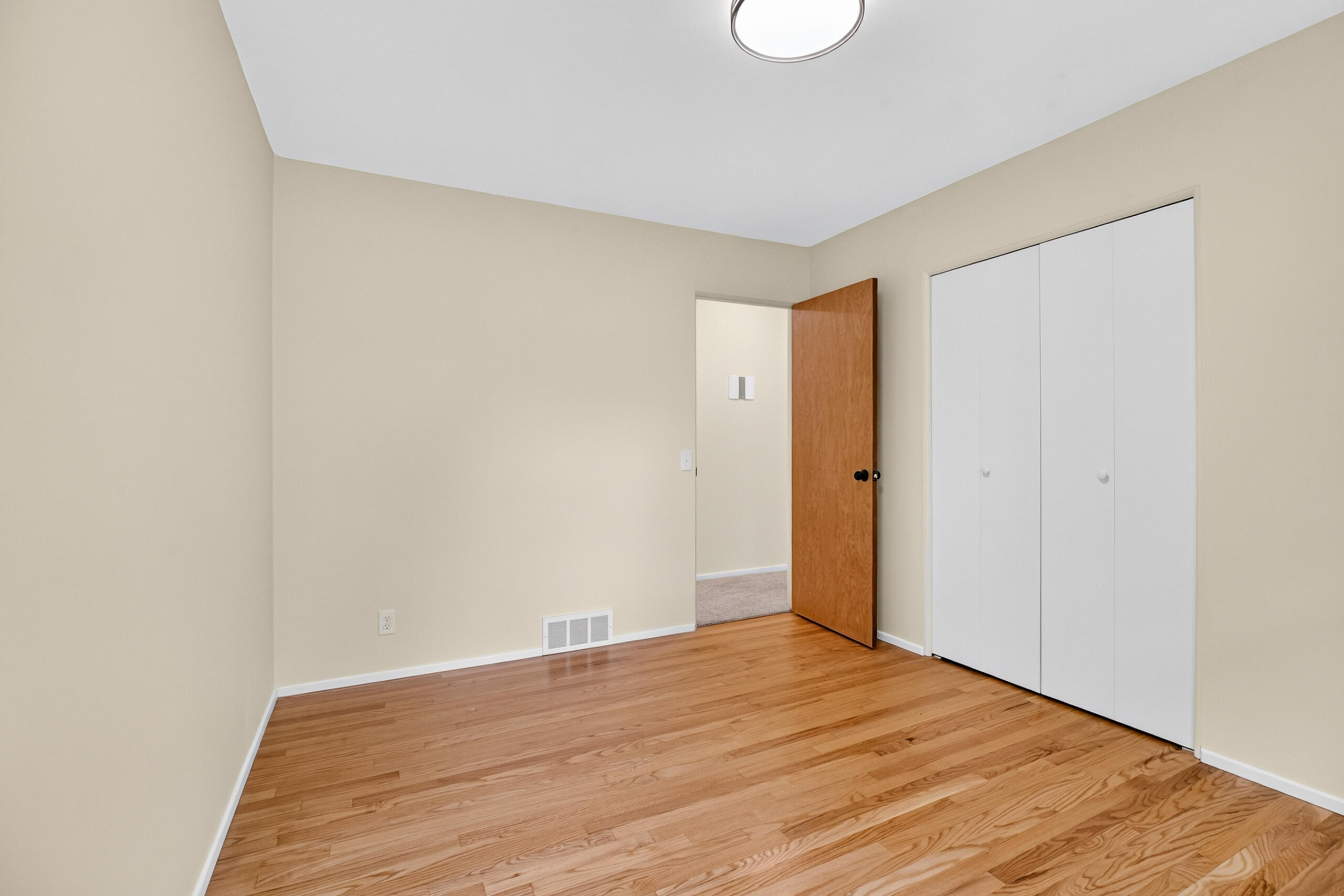 2244 Sycamore Lane Kalamazoo MI 49008