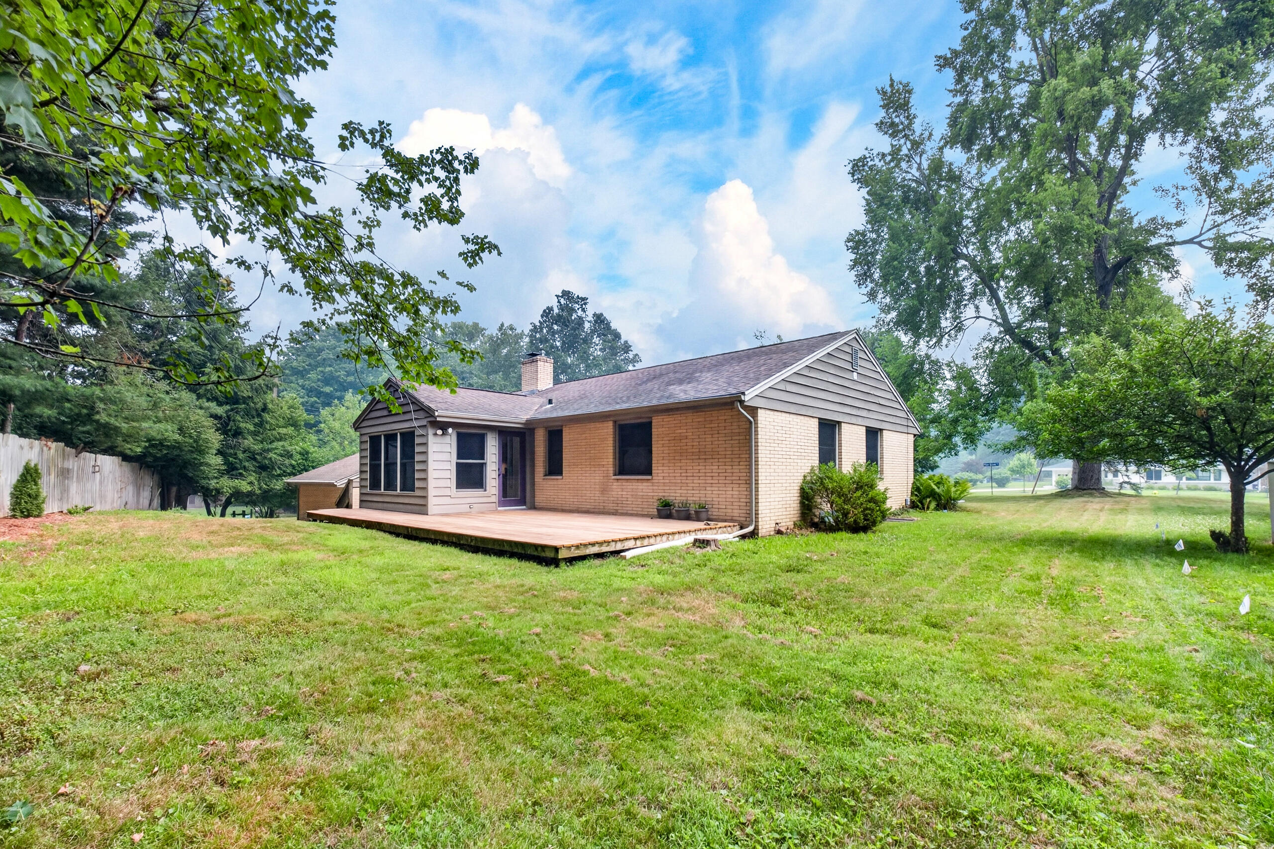 2244 Sycamore Lane Kalamazoo MI 49008