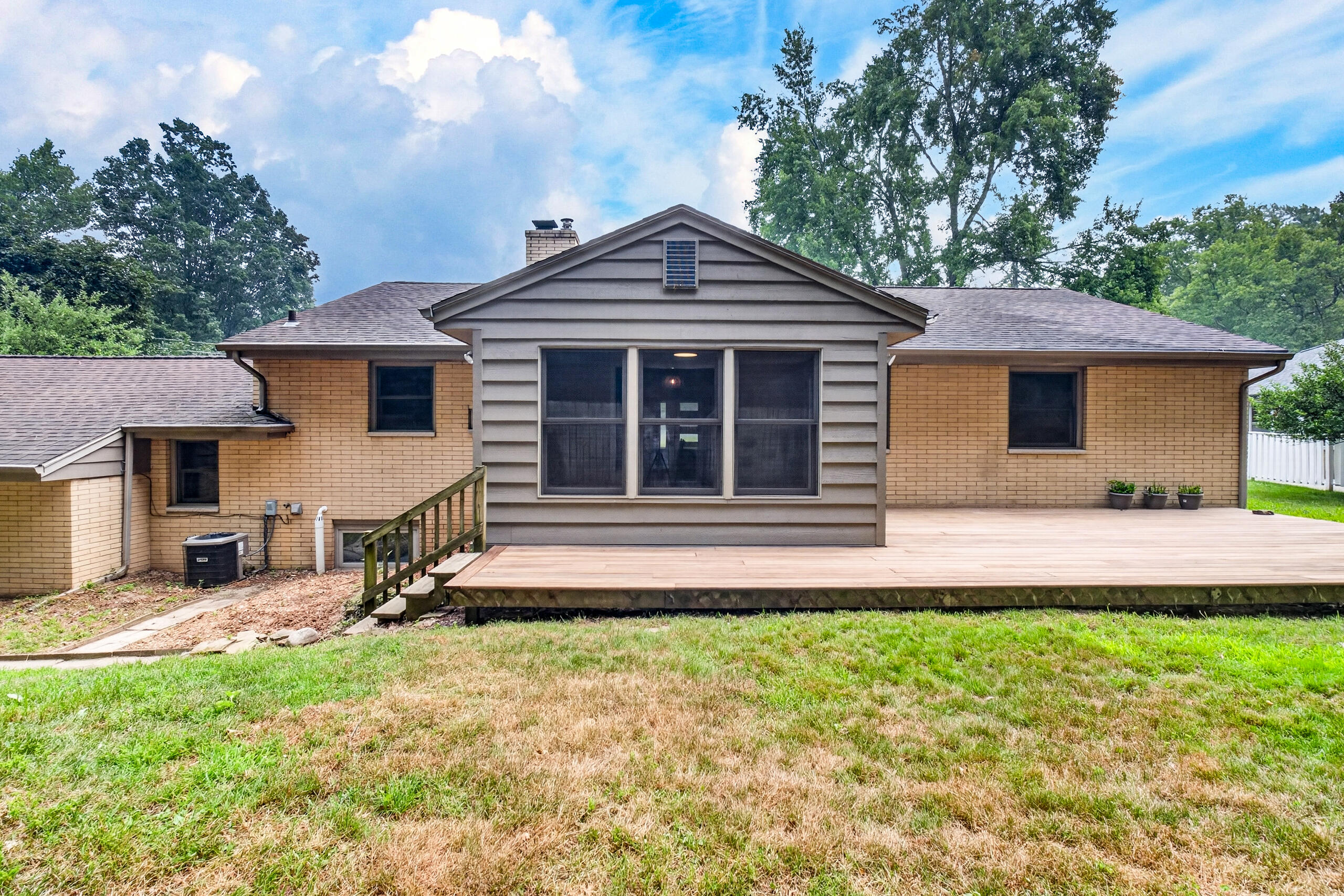 2244 Sycamore Lane Kalamazoo MI 49008