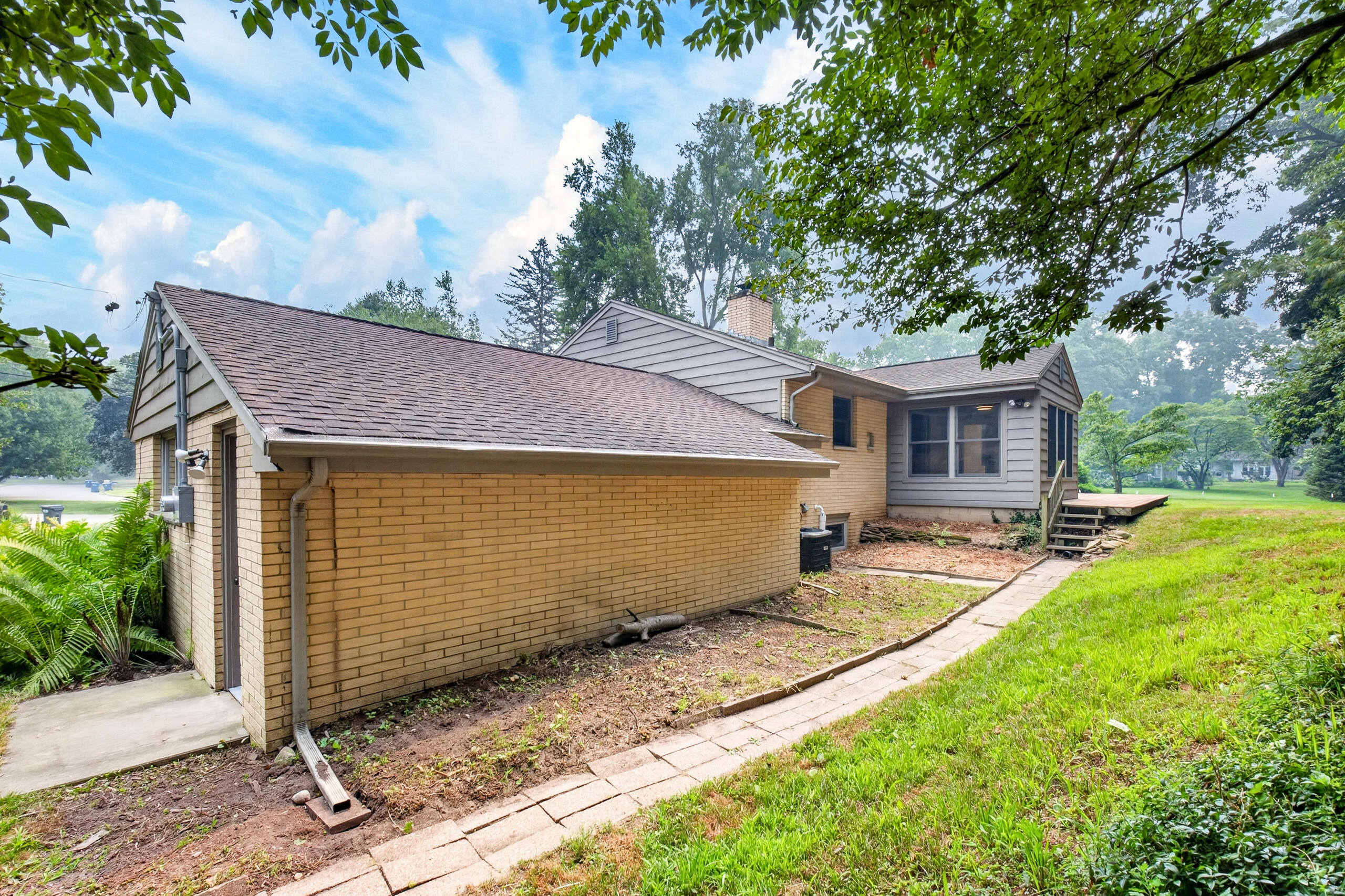 2244 Sycamore Lane Kalamazoo MI 49008