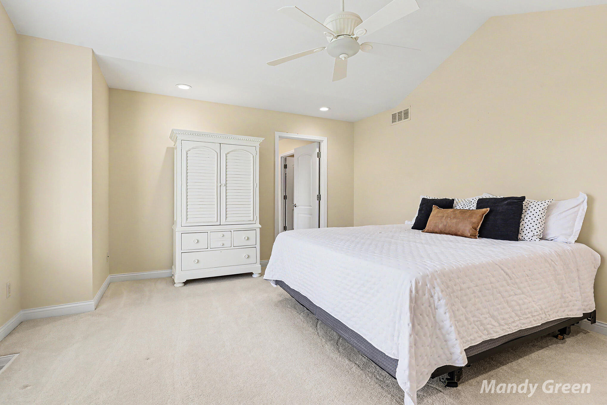 6900 Archway Drive NE Rockford MI 49341
