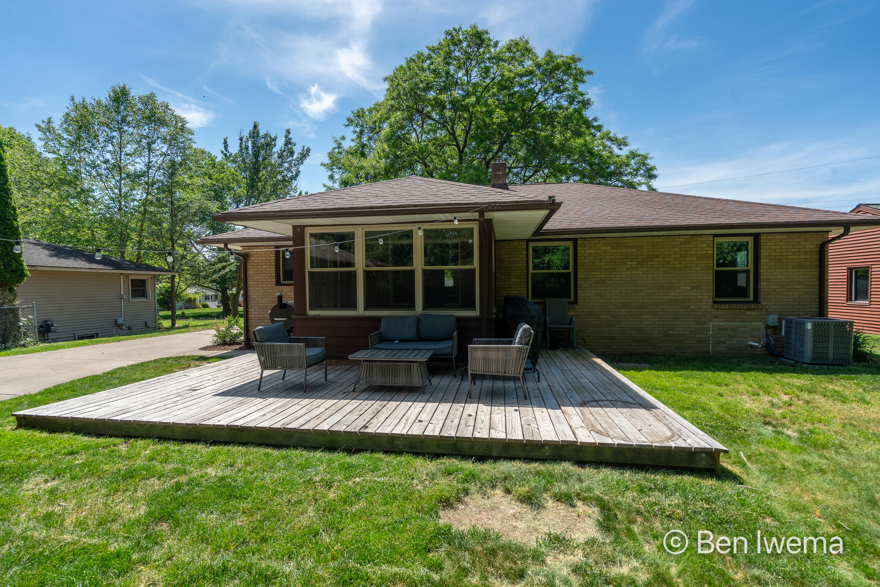 1010 Barber Terrace NW Grand Rapids MI 49504